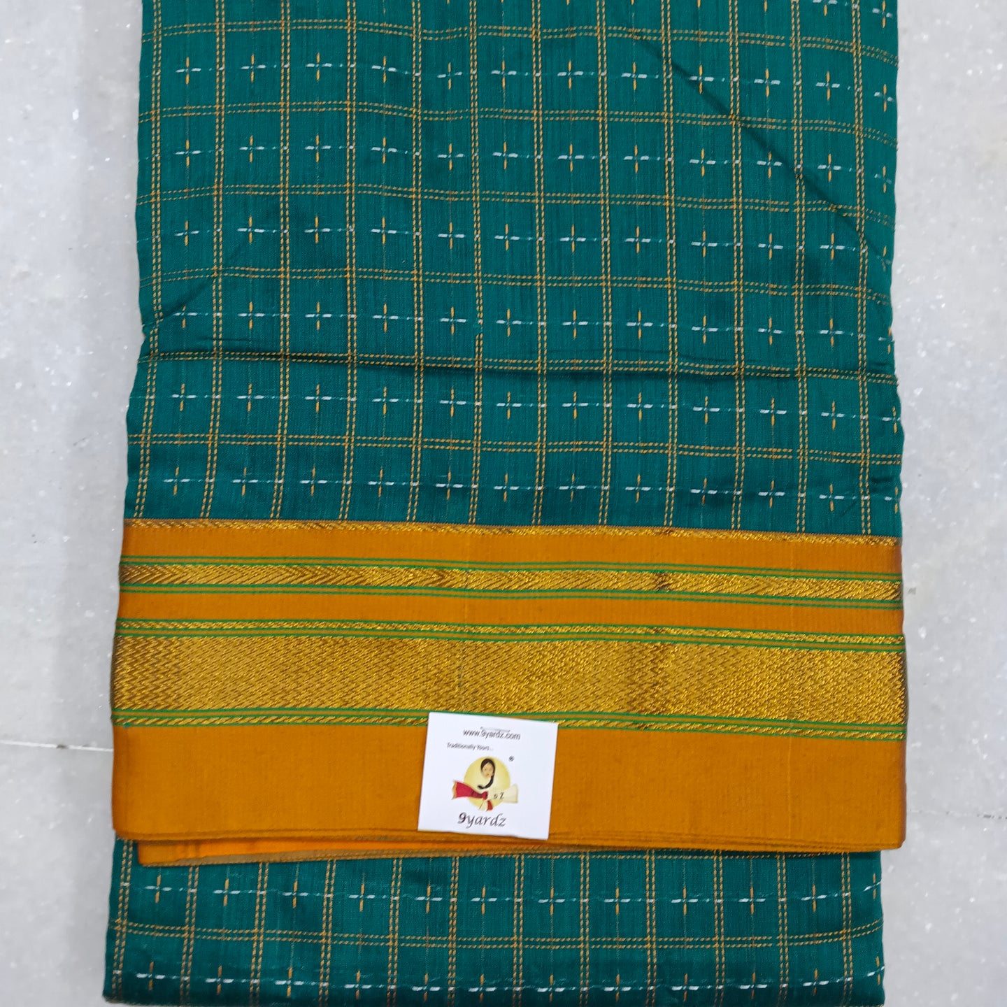 Ikkal sarees madisar 10yardz