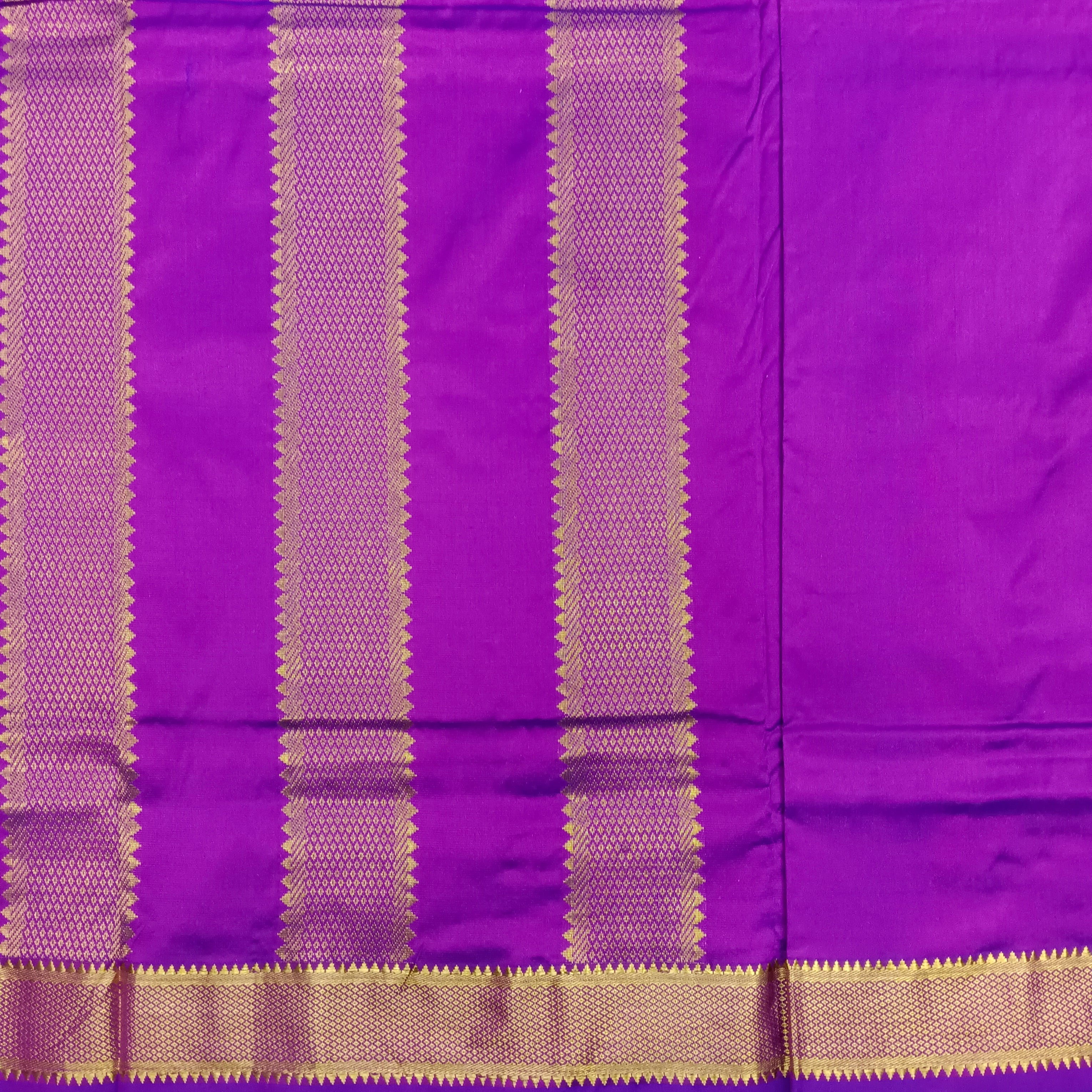 Pure silk 10.5 yardz