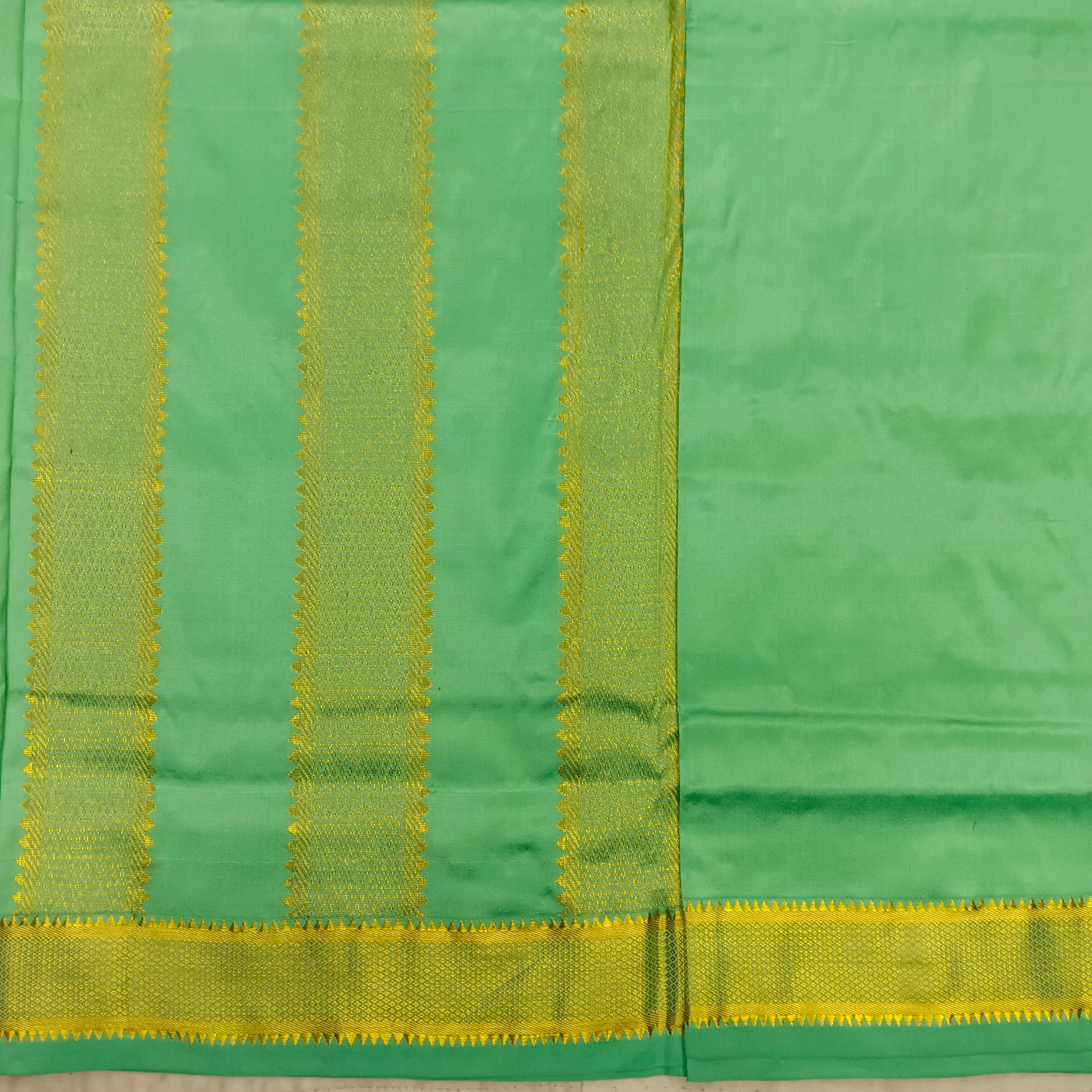 Pure silk 10.5 yardz