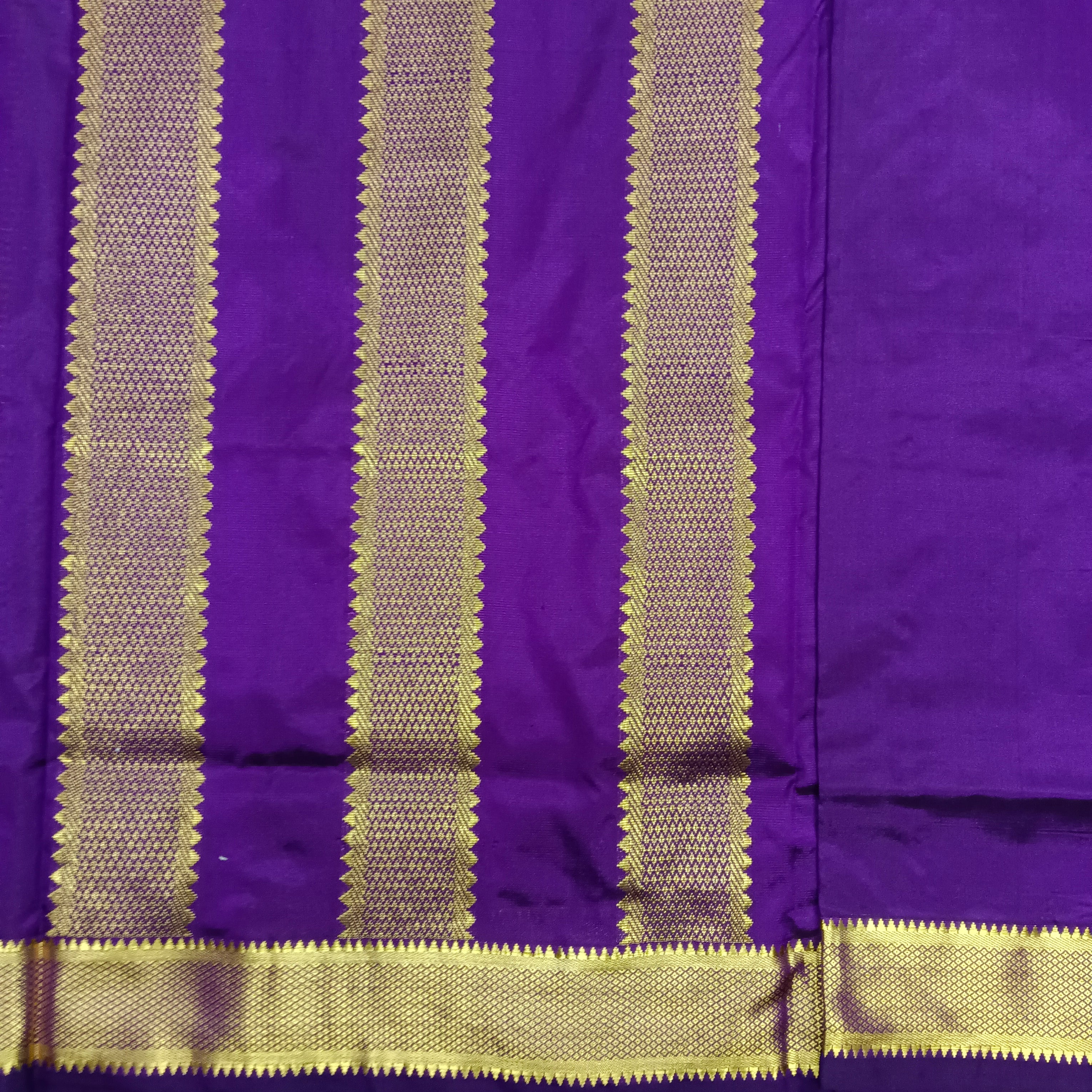 Pure silk 10.5 yardz