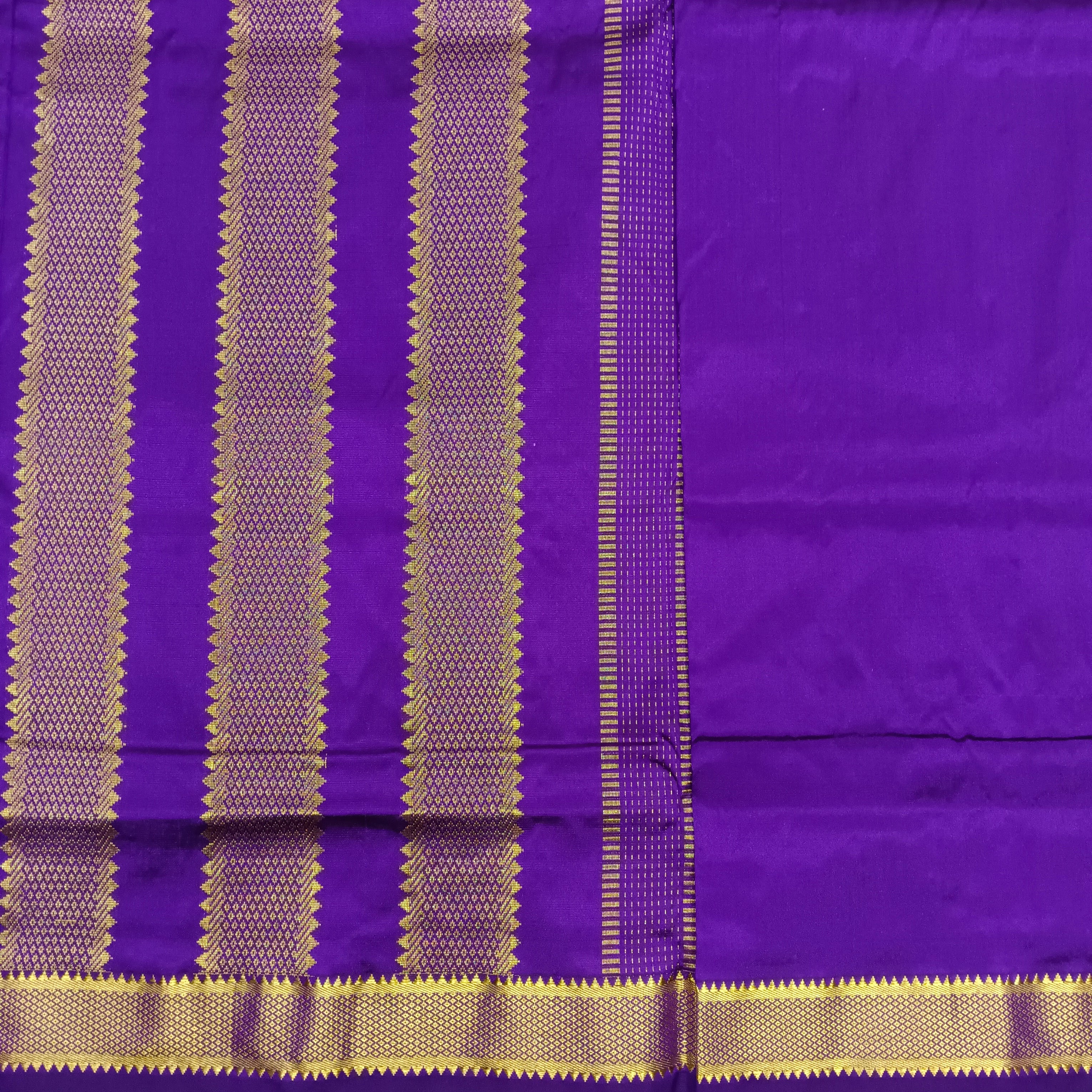 Pure silk 10.5 yardz
