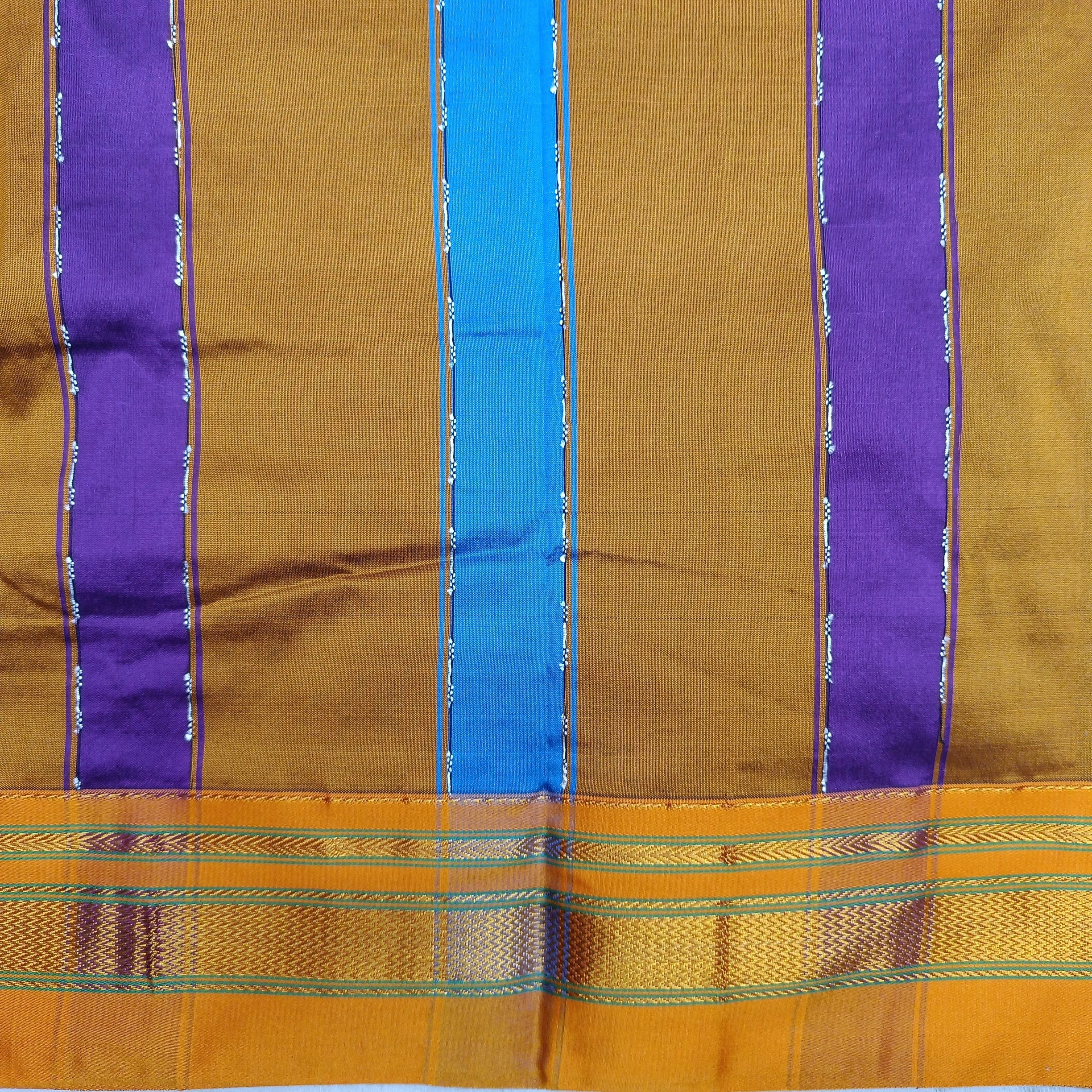 Ikkal sarees madisar 10yardz