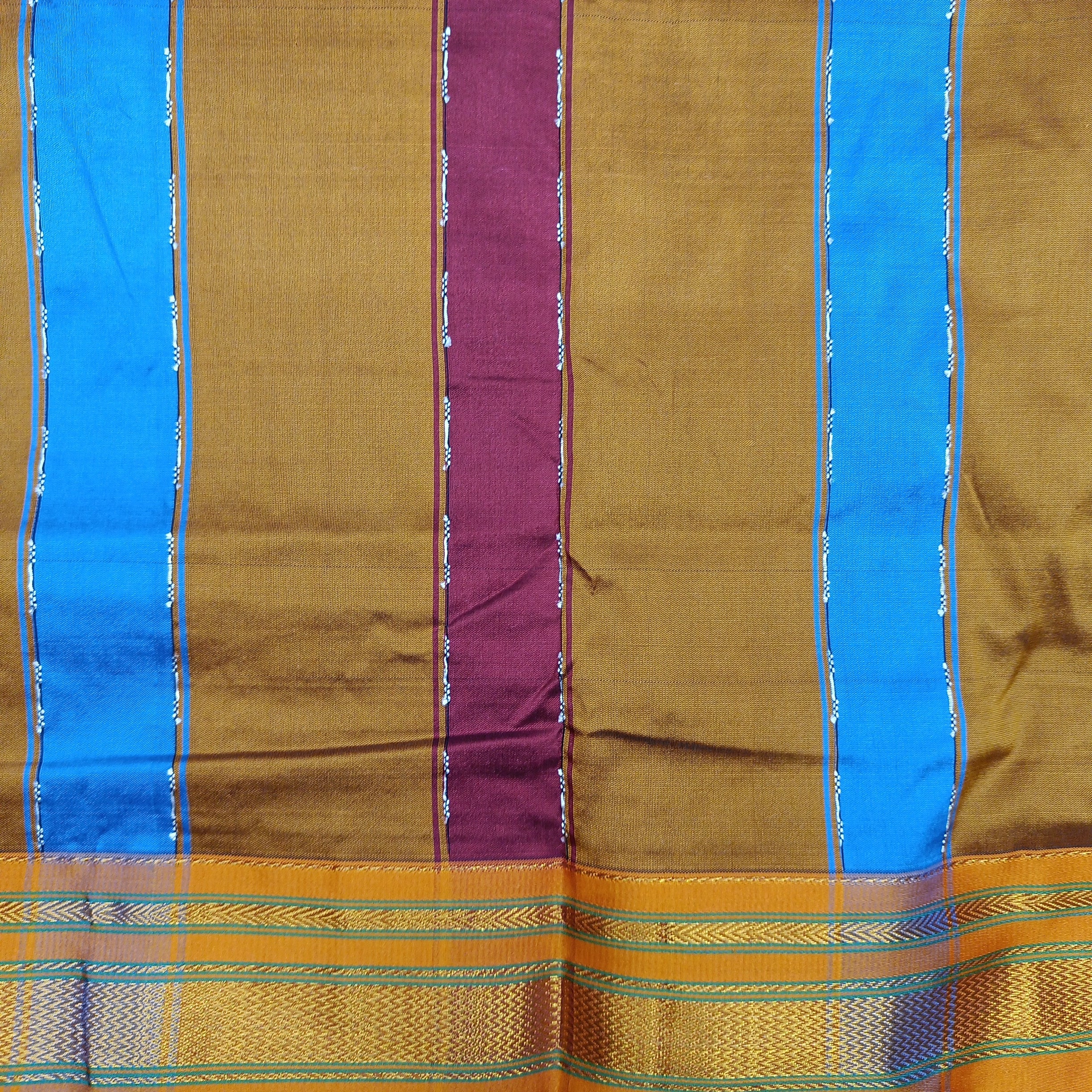 Ikkal sarees madisar 10yardz