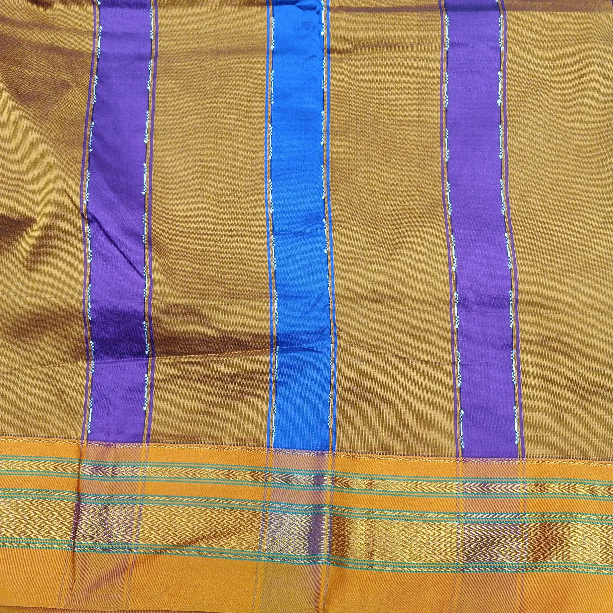 Ikkal sarees madisar 10yardz