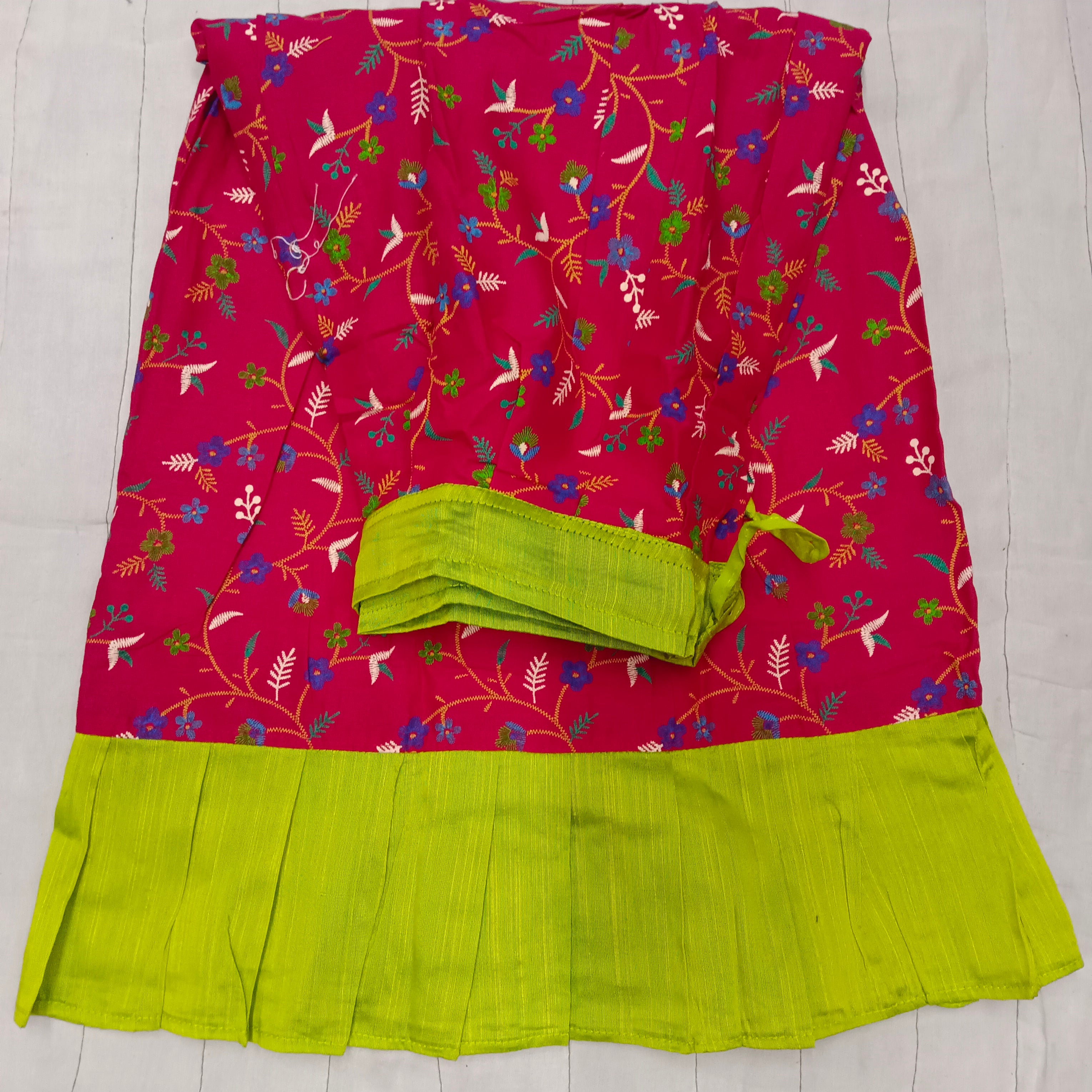 Embossed Pavadai