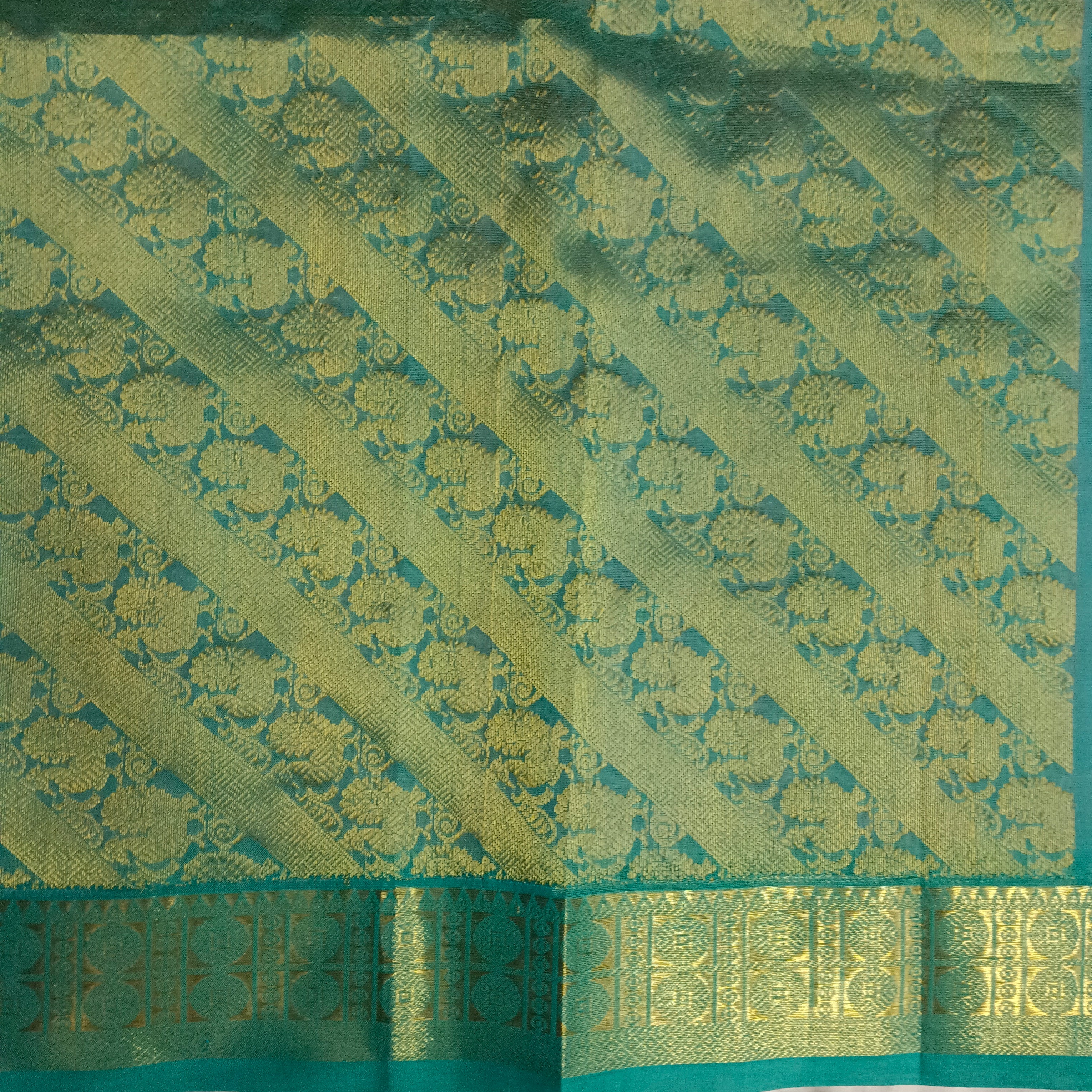Pure silk cotton- Reverse Pallu- Semi Korvai