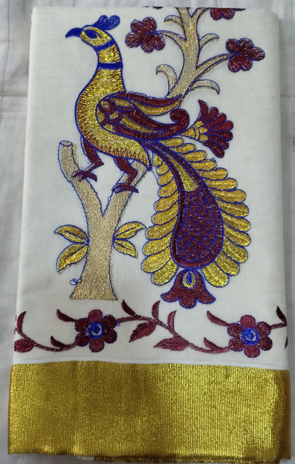 Kerala kasavu saree