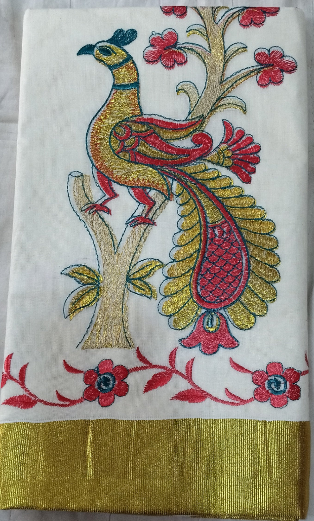 Kerala kasavu saree