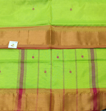 Load image into Gallery viewer, Vaazhainaar pattu 6 yards