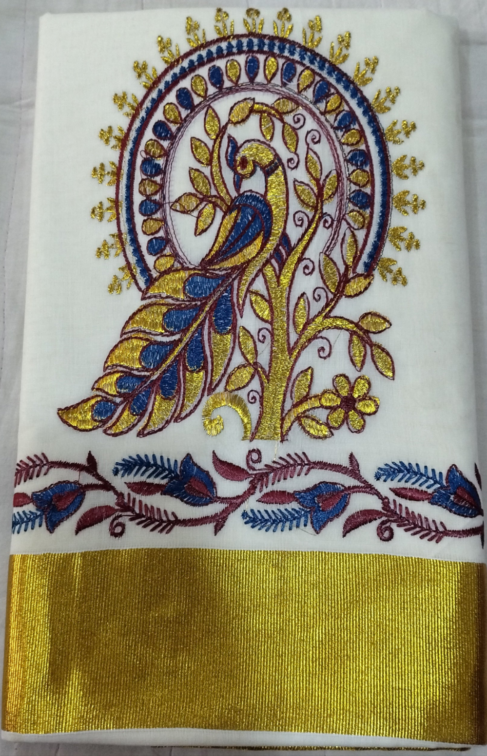 Kerala kasavu saree