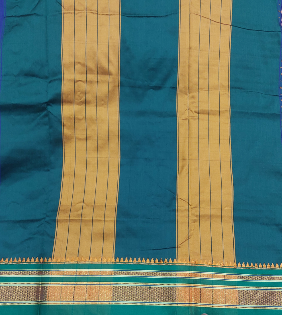 Ikkal sarees madisar 10yardz