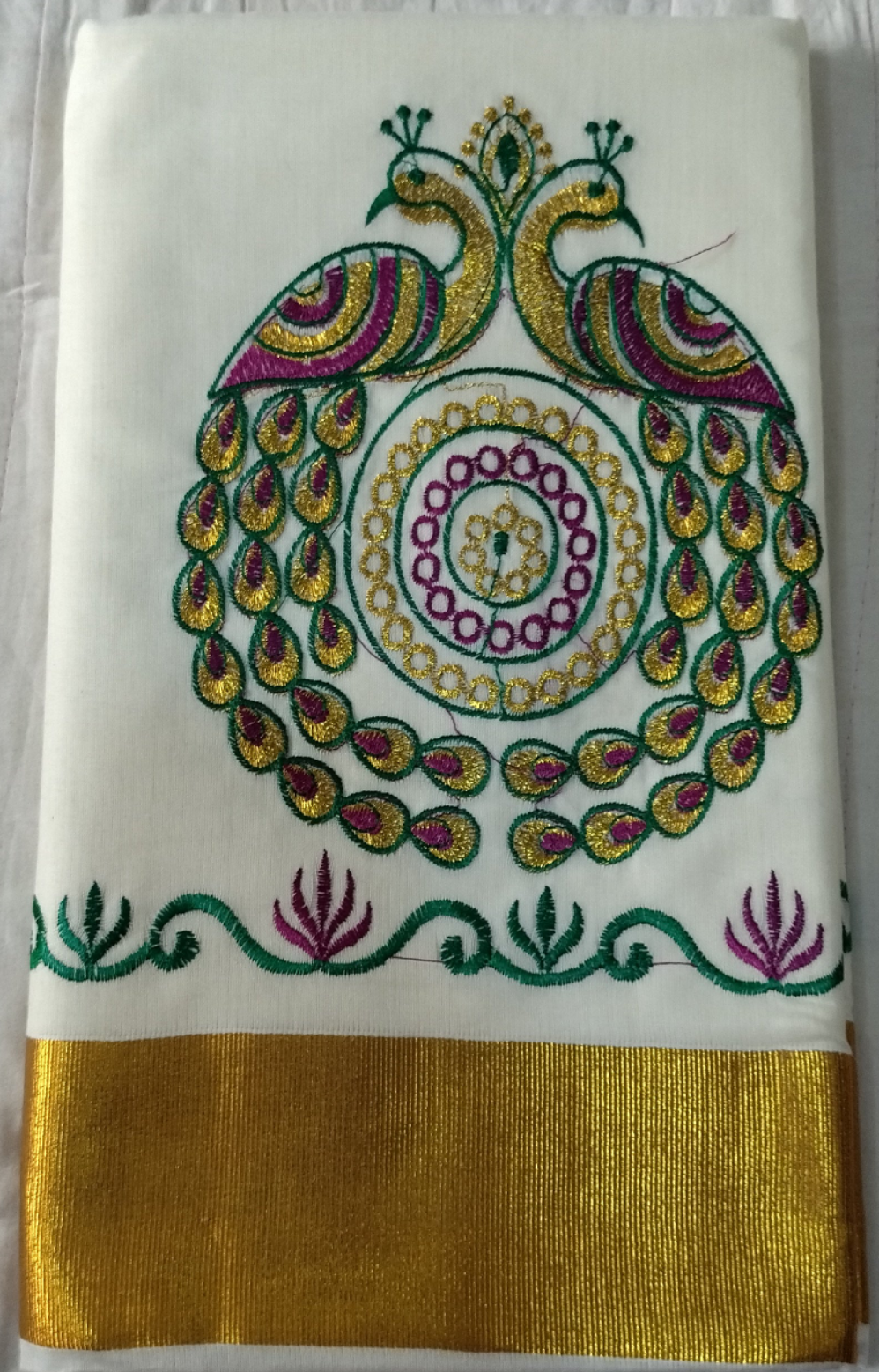 Kerala kasavu saree