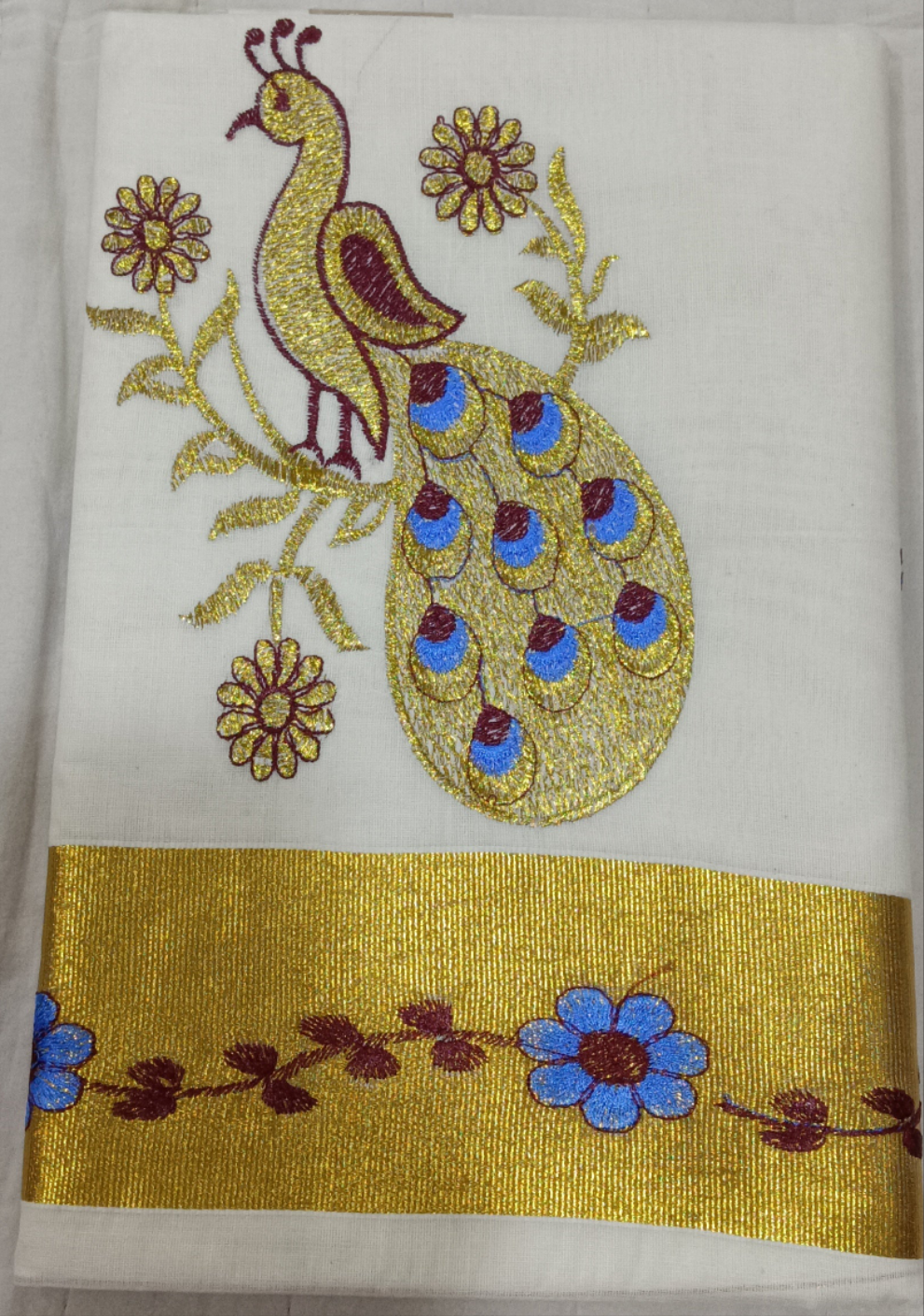 Kerala kasavu saree