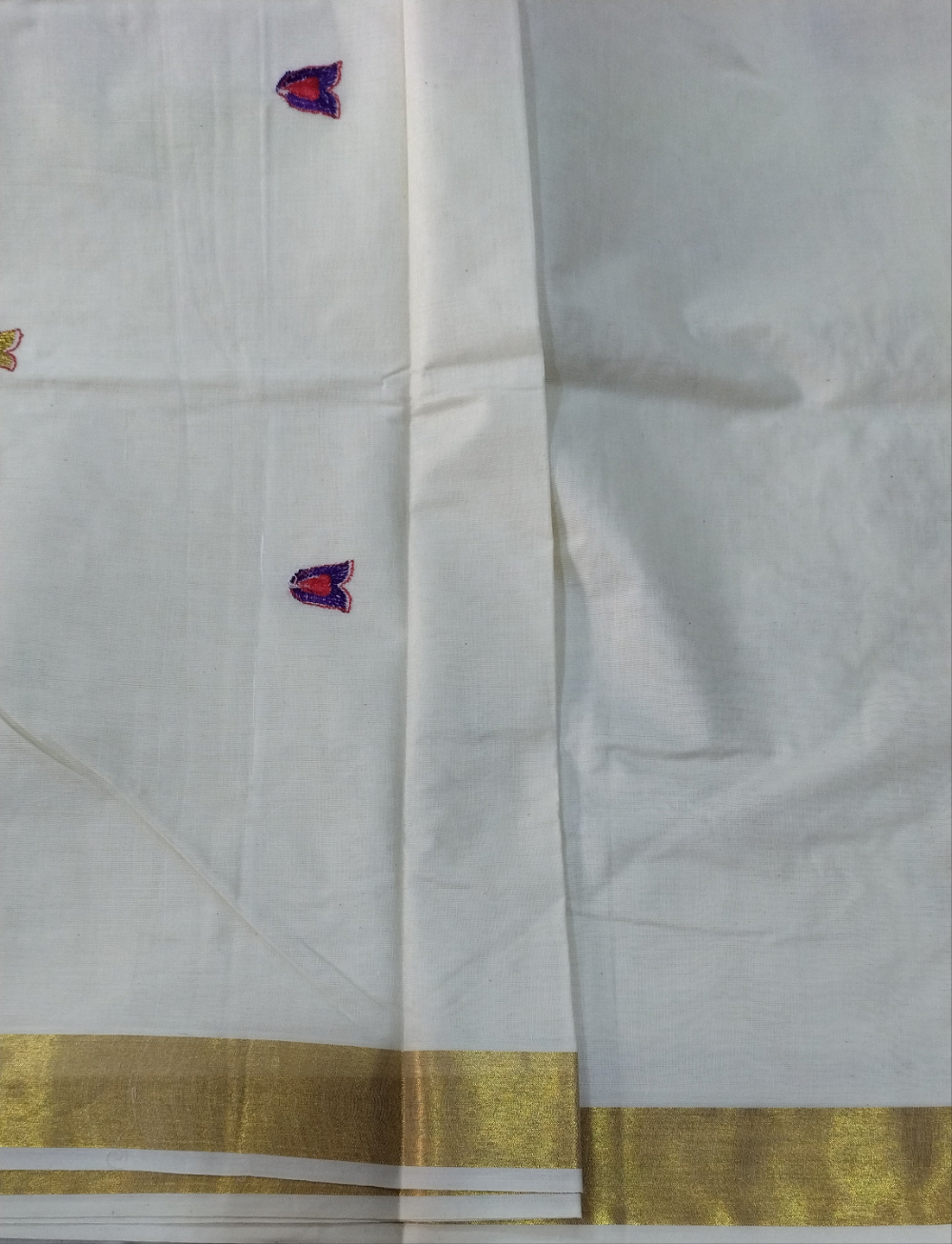 Kerala kasavu saree