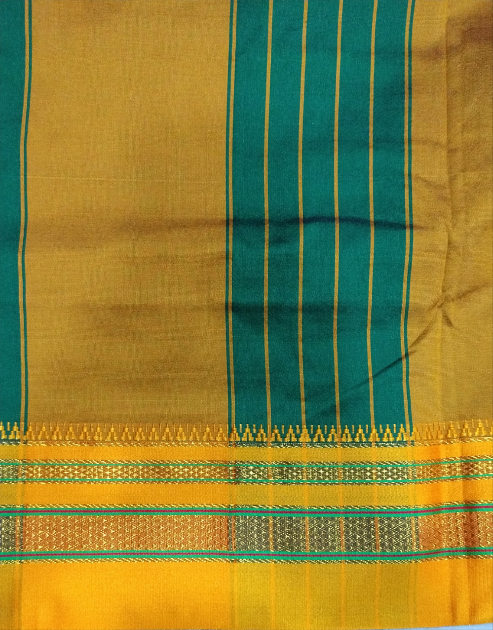 Ikkal sarees madisar 10yardz