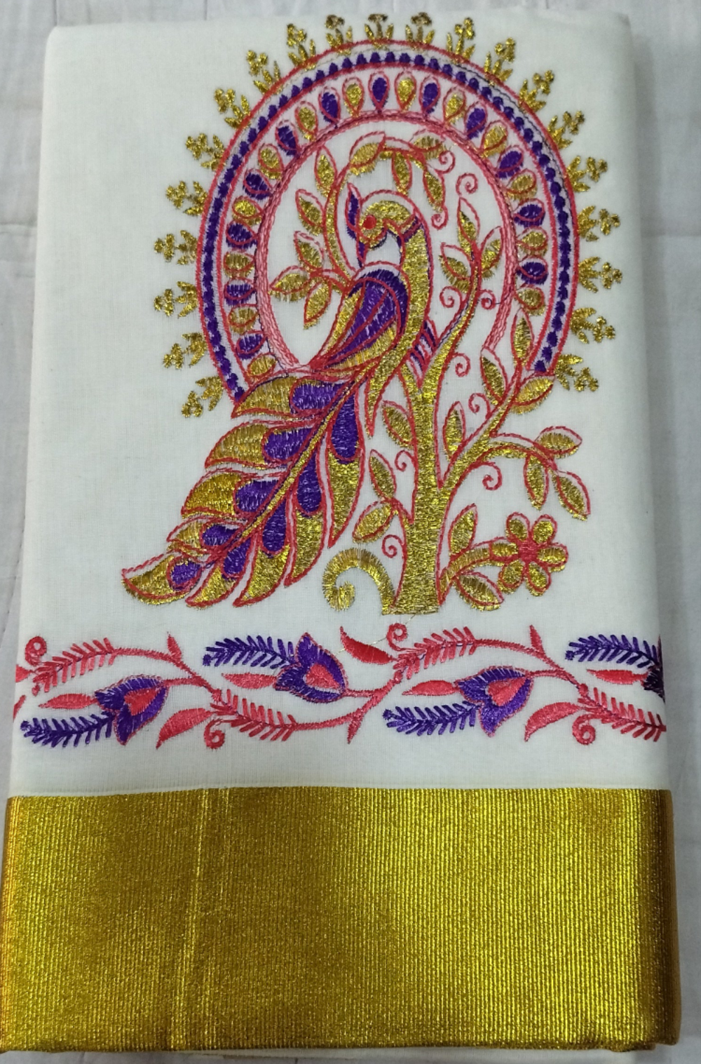 Kerala kasavu saree