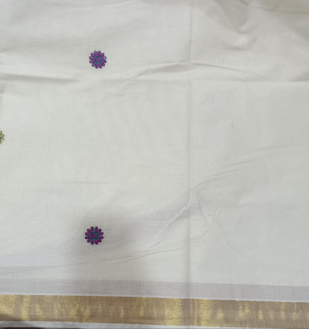 Kerala kasavu saree