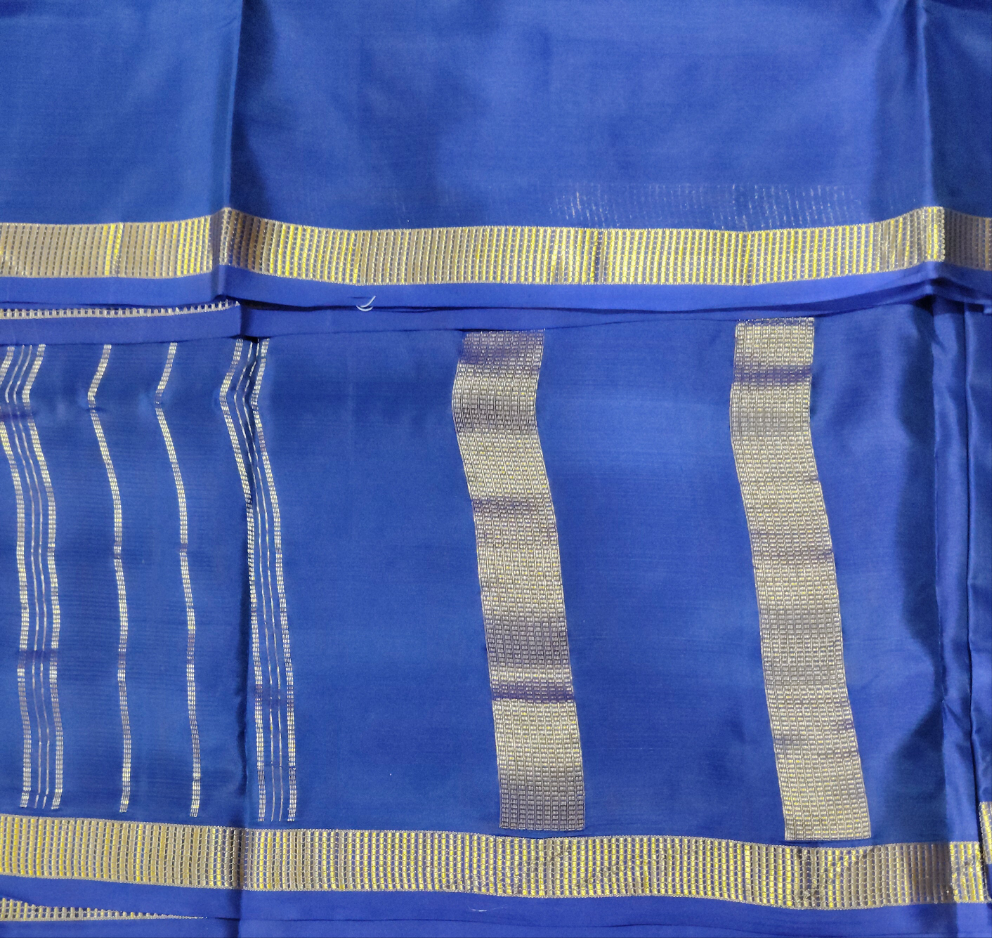 Blue and LIC Broder
 Pure Silk 10-Yard Saree with Golden Zari LIC Motif Border – 9yardz Traditional Collection