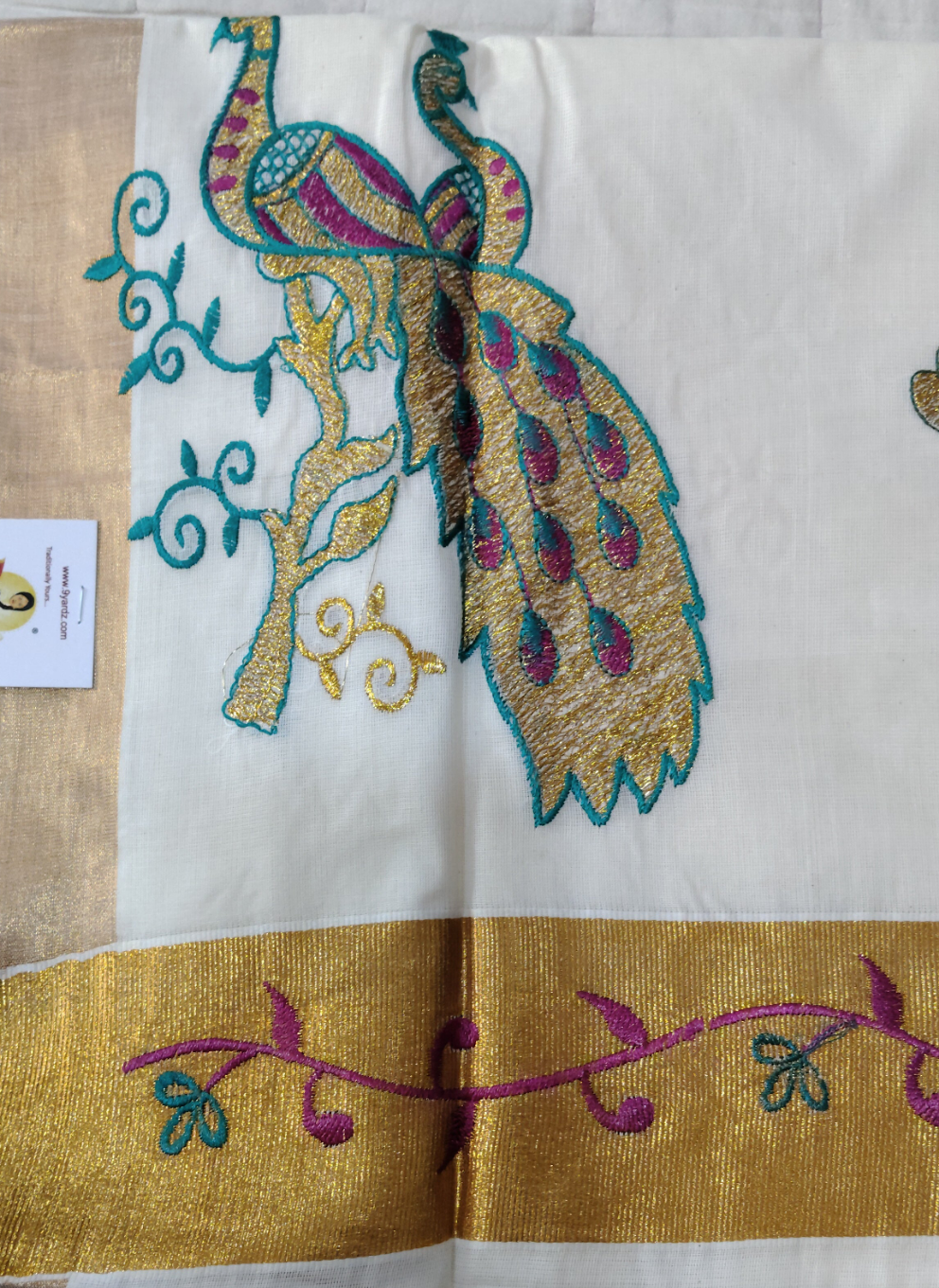 Kerala kasavu saree