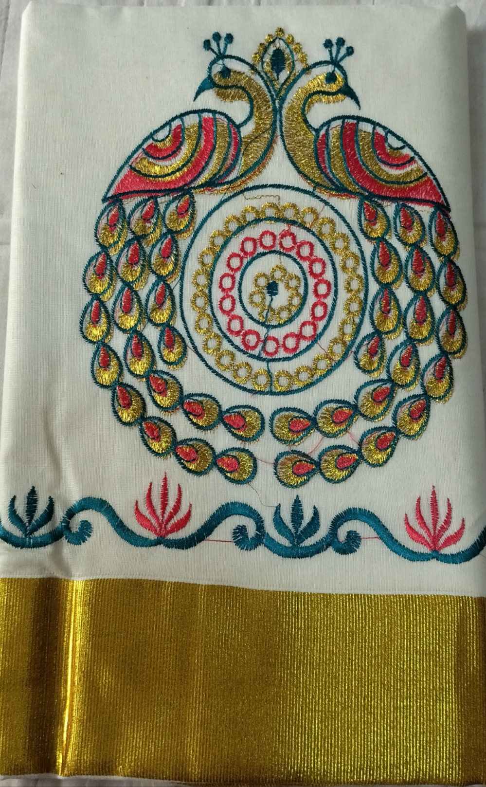 Kerala kasavu saree