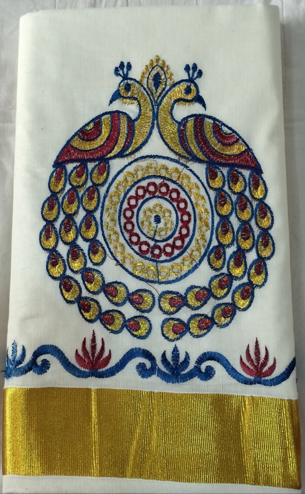 Kerala kasavu saree