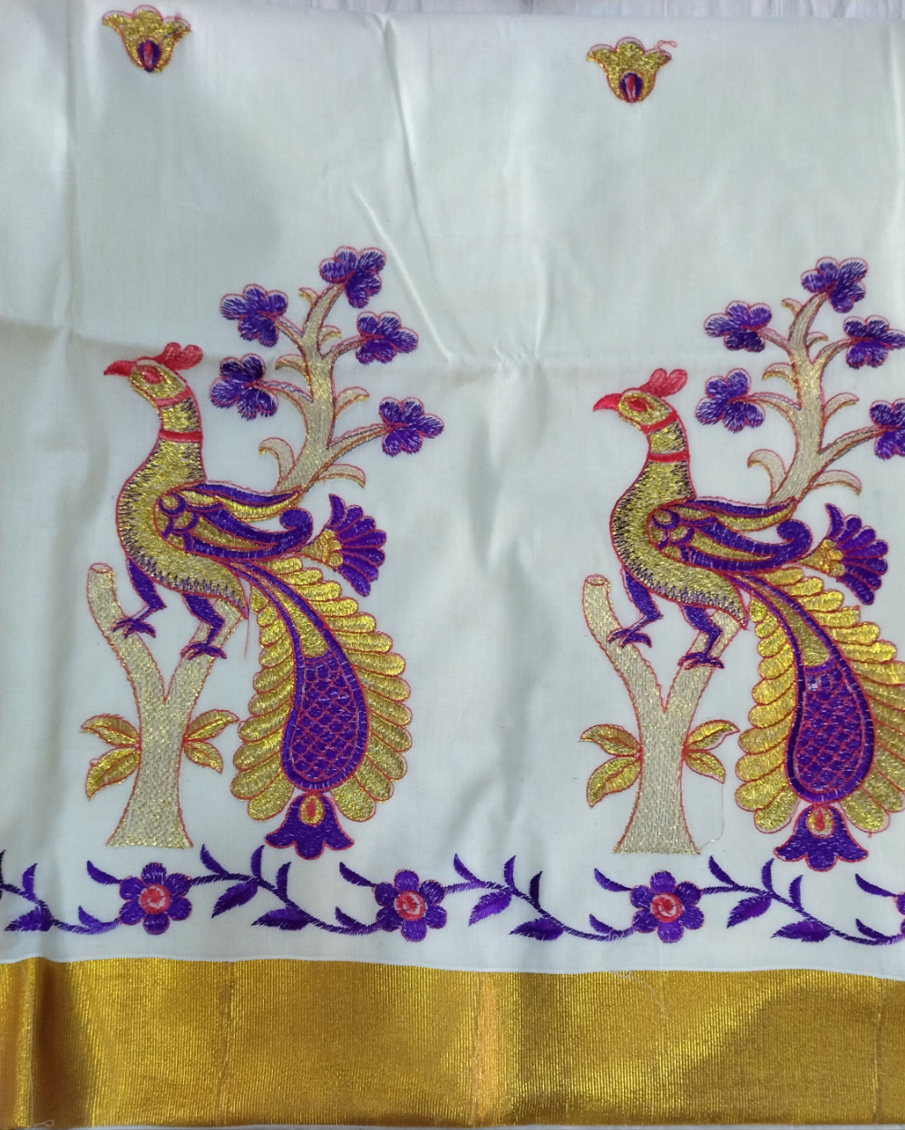 Kerala kasavu saree