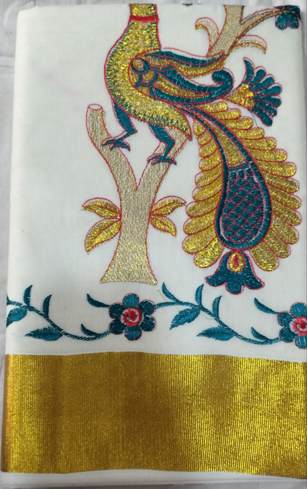 Kerala kasavu saree