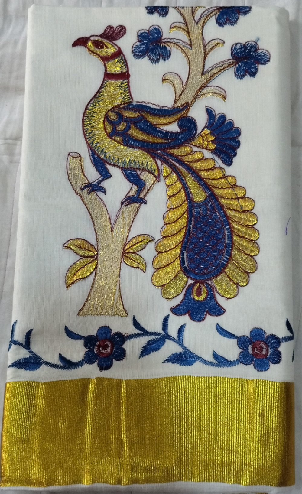Kerala kasavu saree