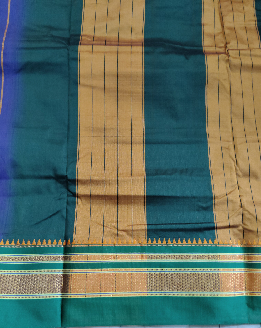 Ikkal sarees madisar 10yardz