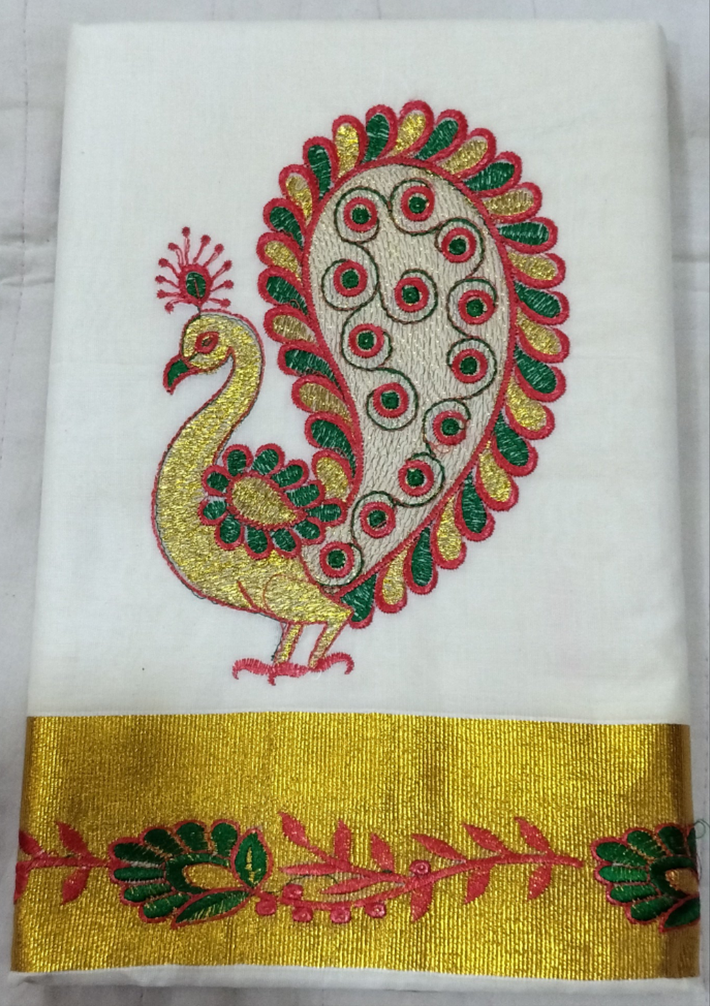 Kerala kasavu saree