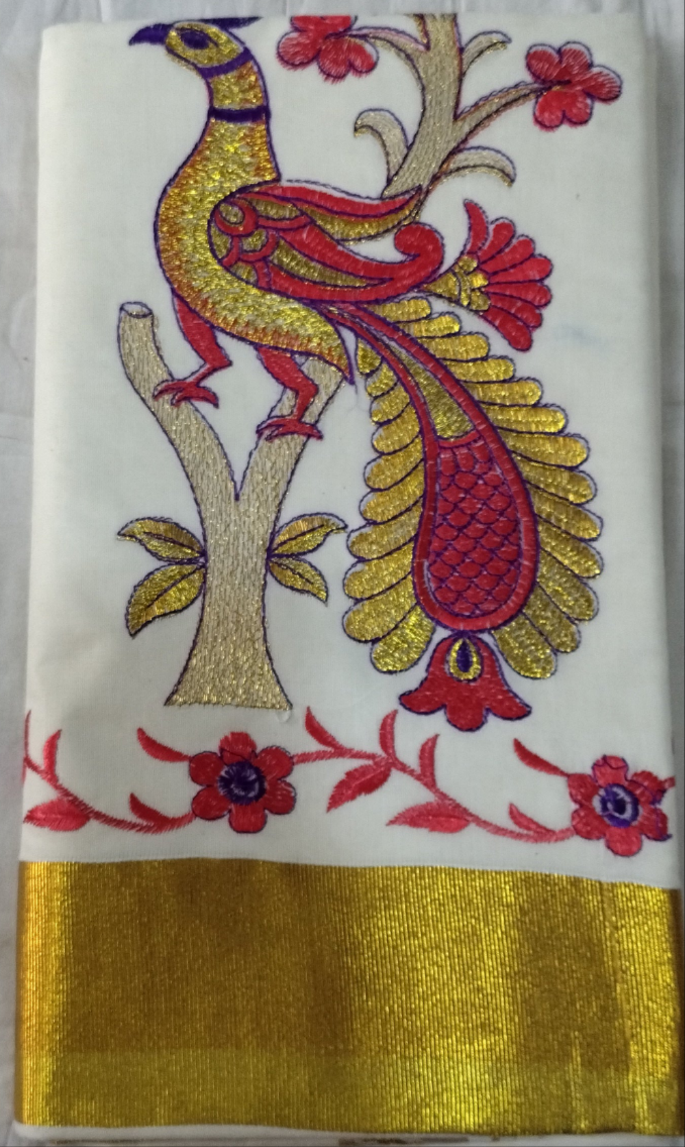 Kerala kasavu saree