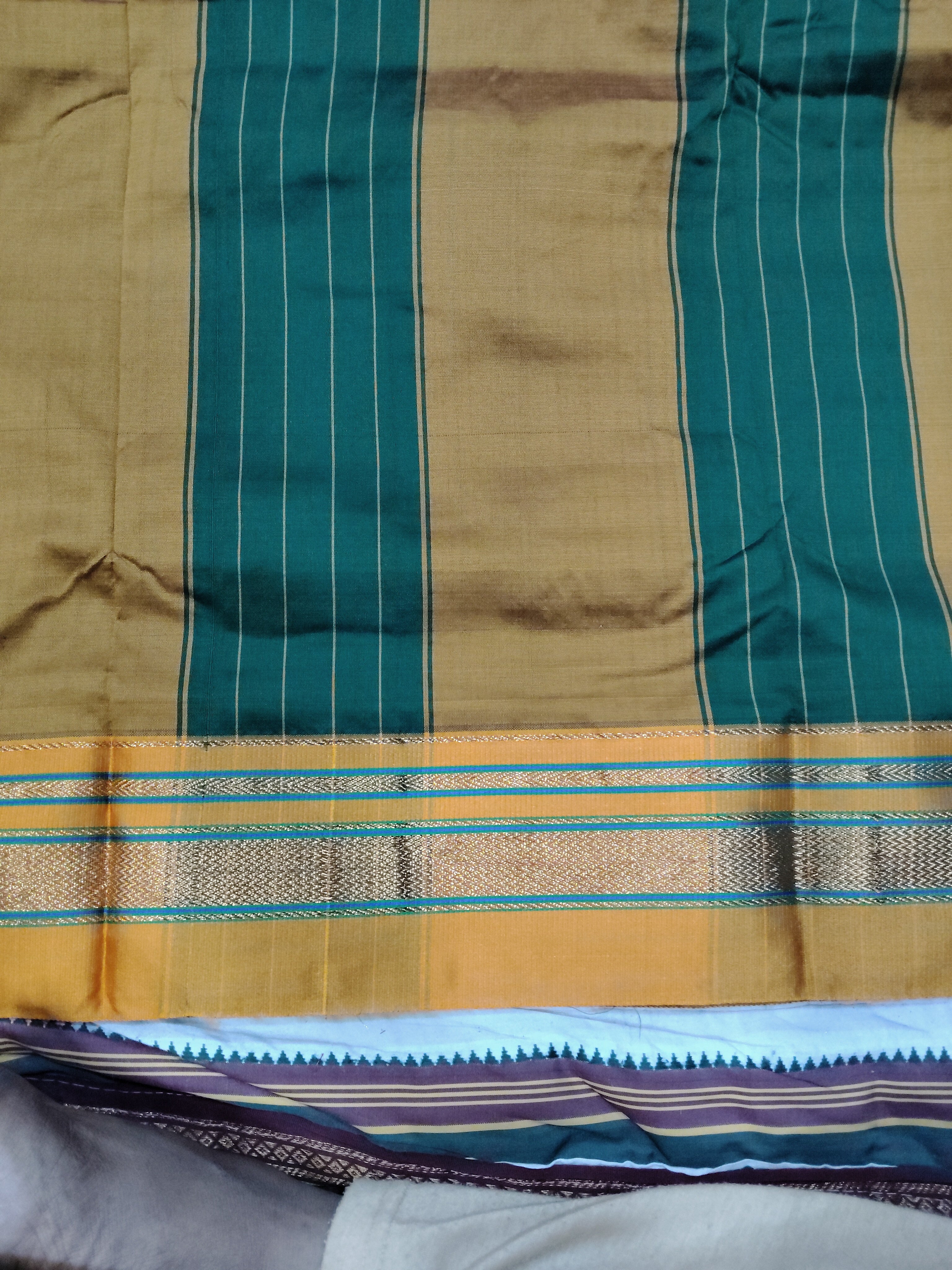 Ikkal sarees madisar 10yardz