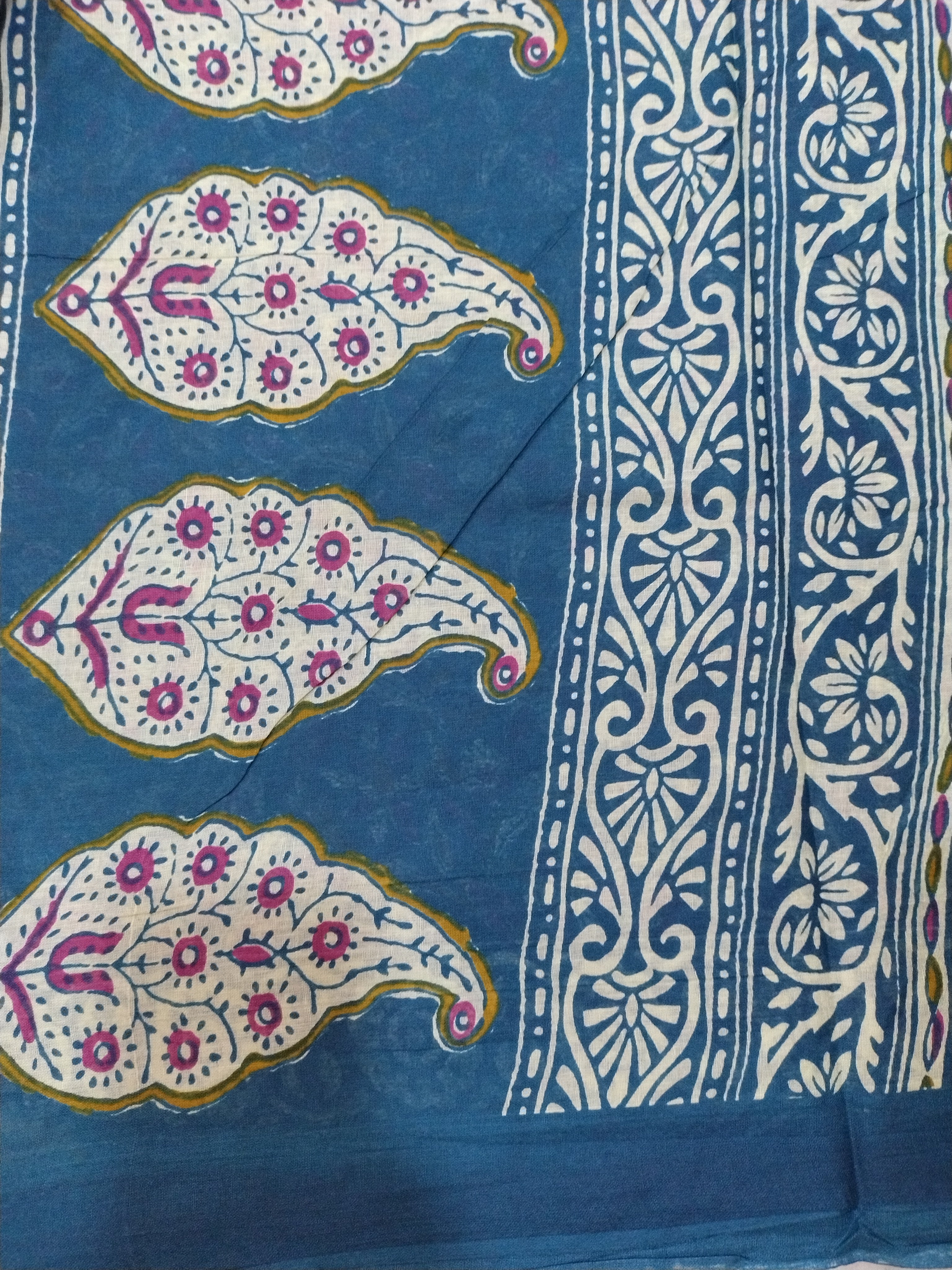 Soft Cotton Bathik saree 6yardz