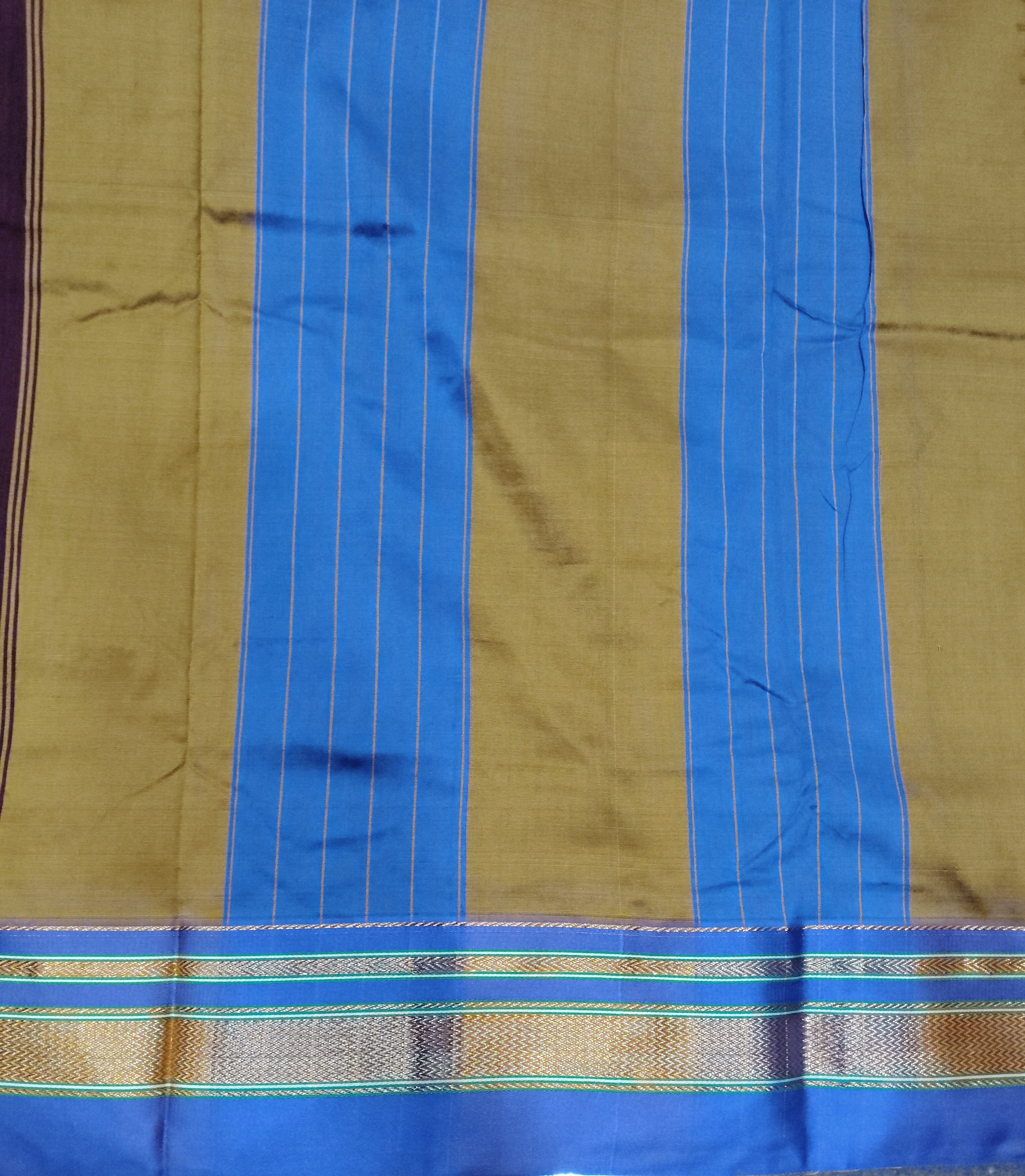 Ikkal sarees madisar 10yardz