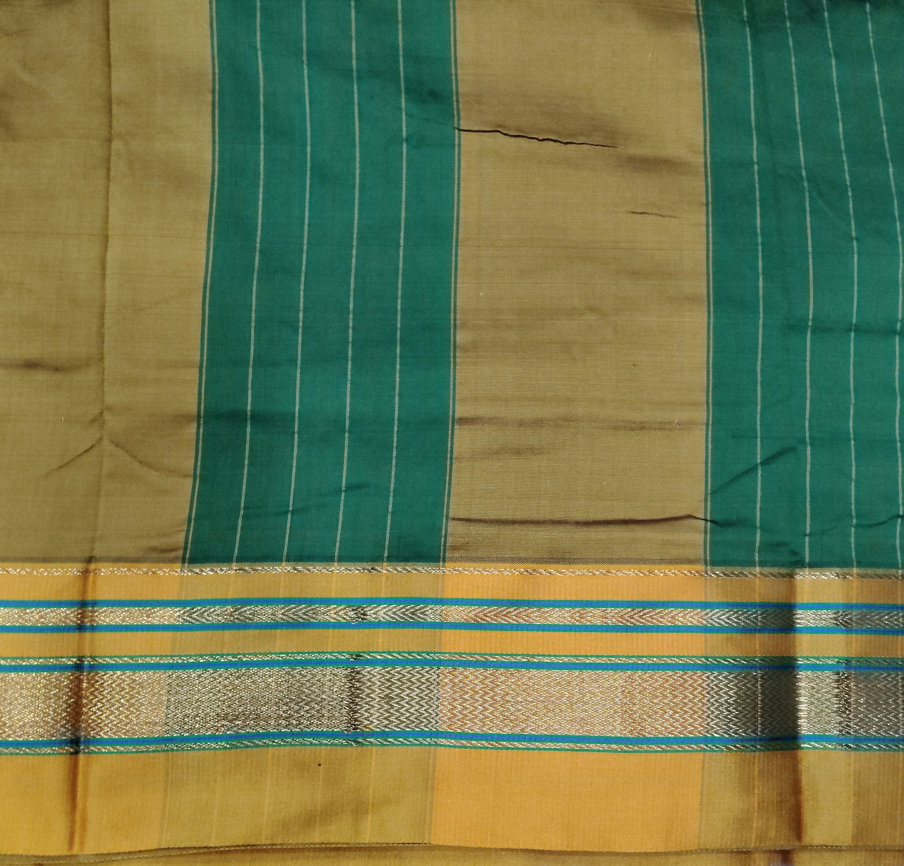 Ikkal sarees madisar 10yardz