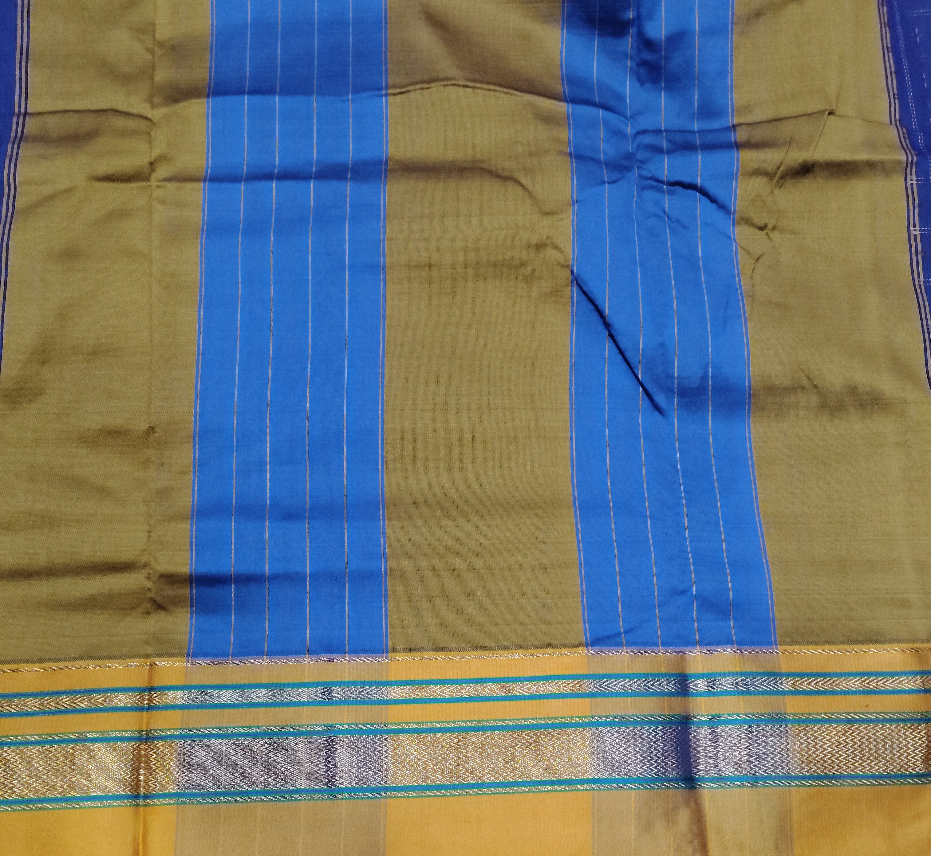 Ikkal sarees madisar 10yardz