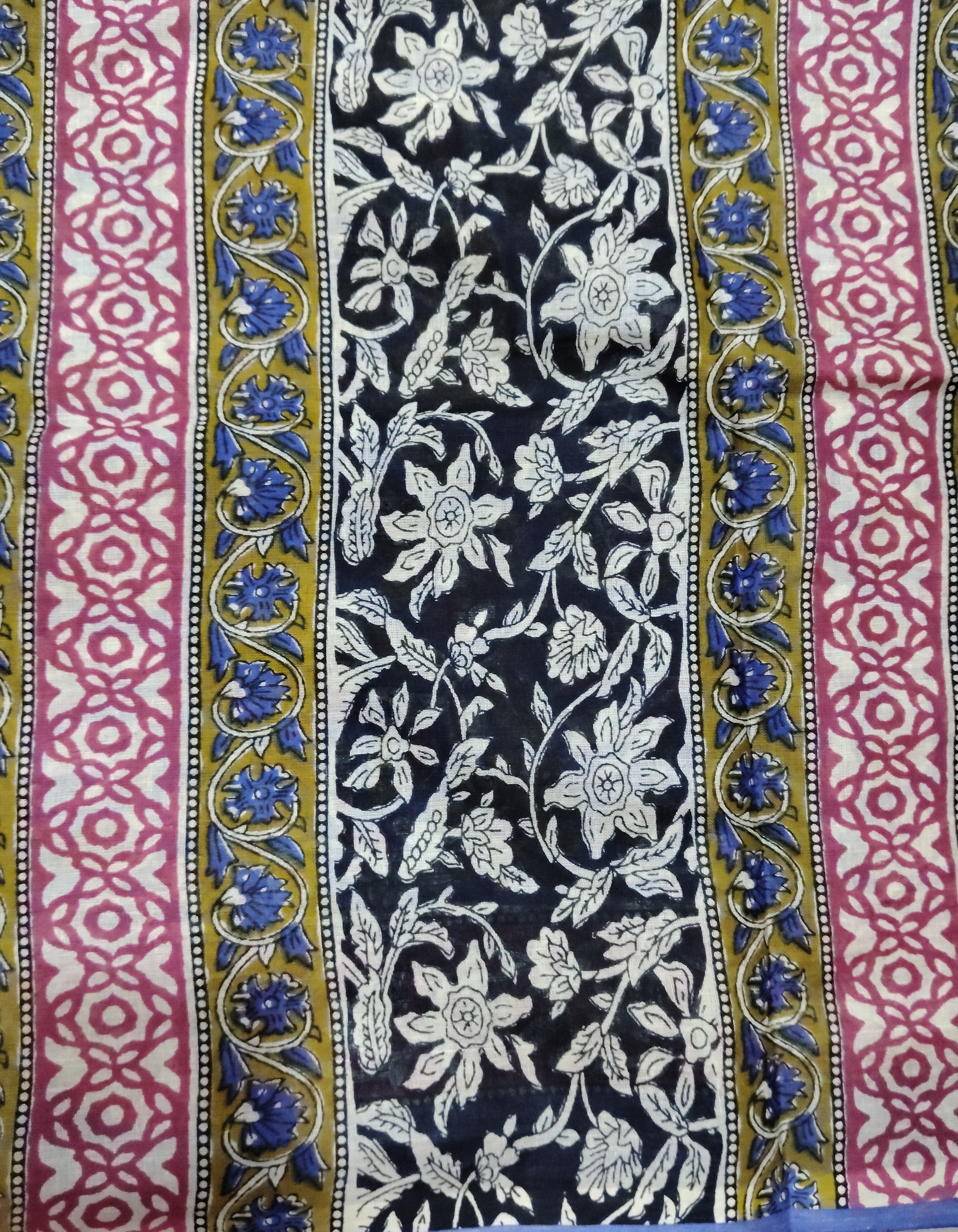 Soft Cotton Bathik saree 6yardz