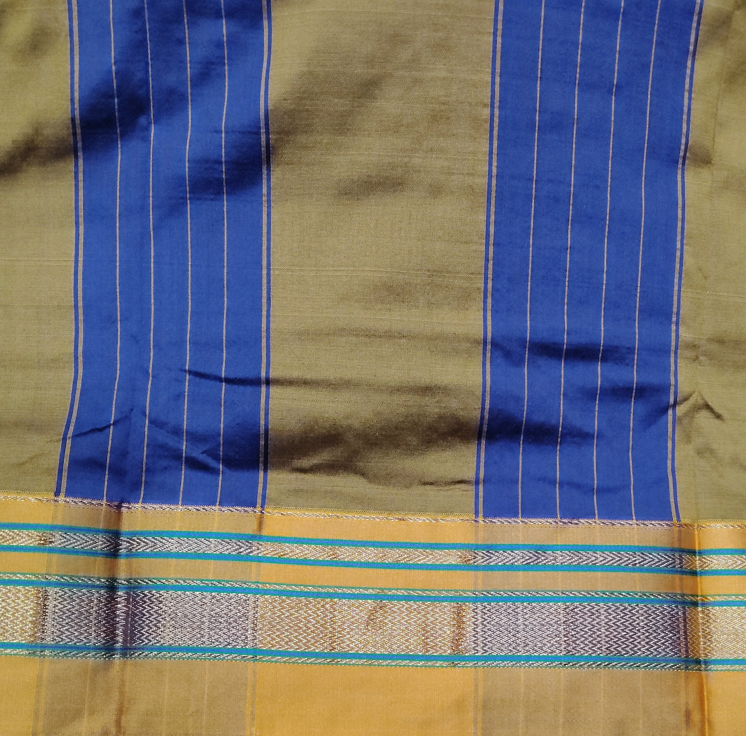 Ikkal sarees madisar 10yardz