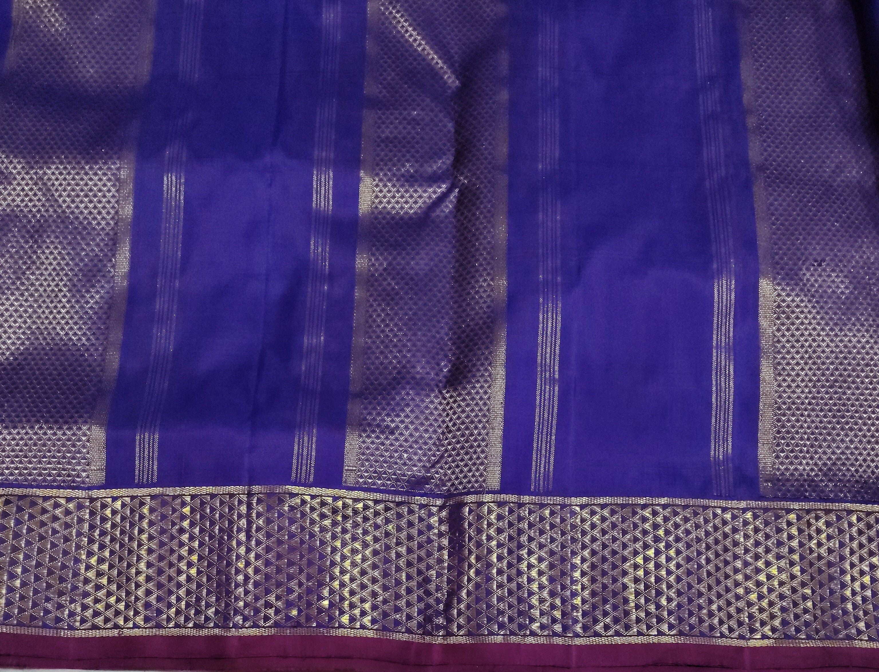Pure Silk Madisar Saree (10 Yards) with Peacock Zari Motifs & Grand Pallu