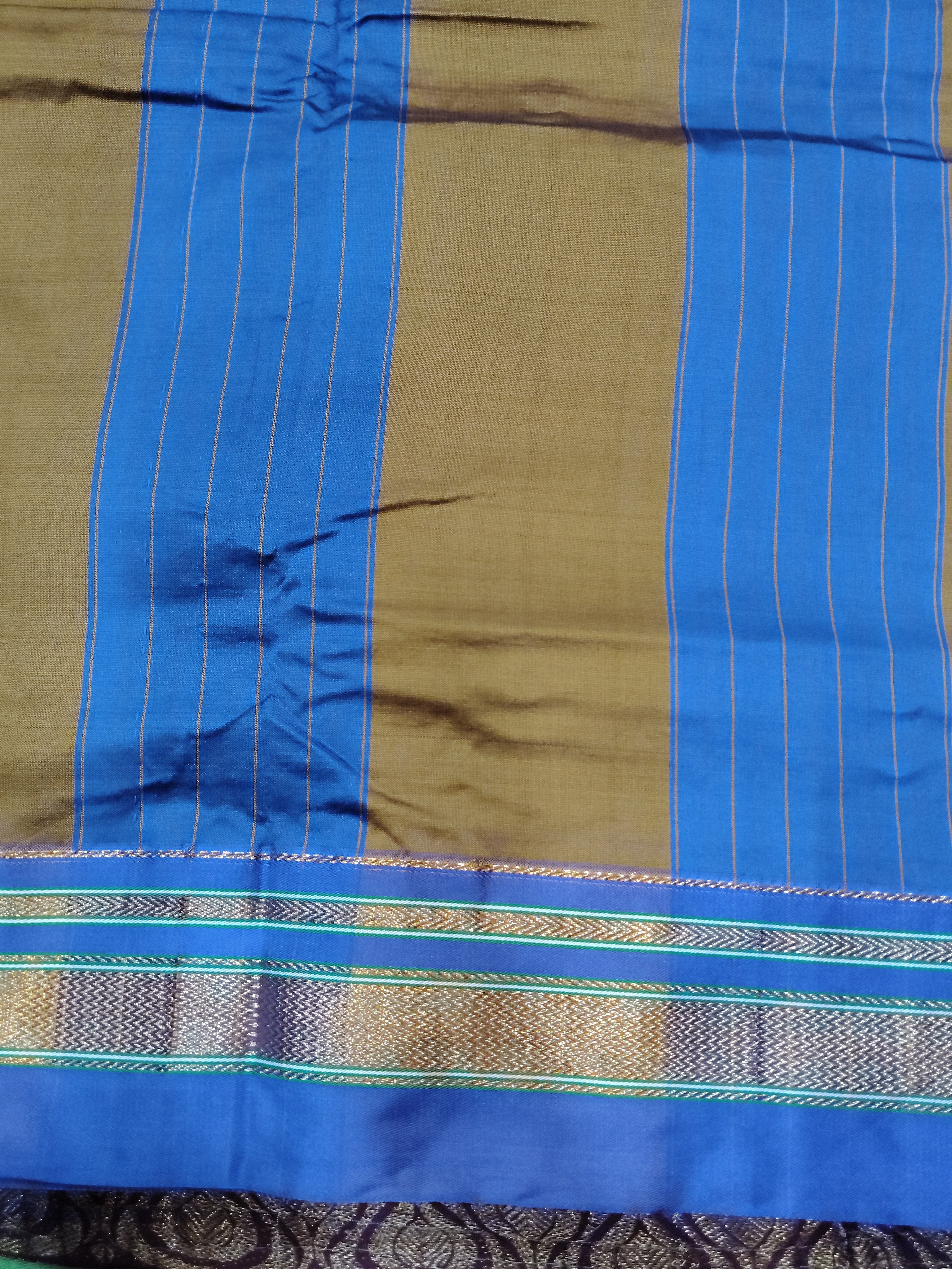 Ikkal sarees madisar 10yardz
