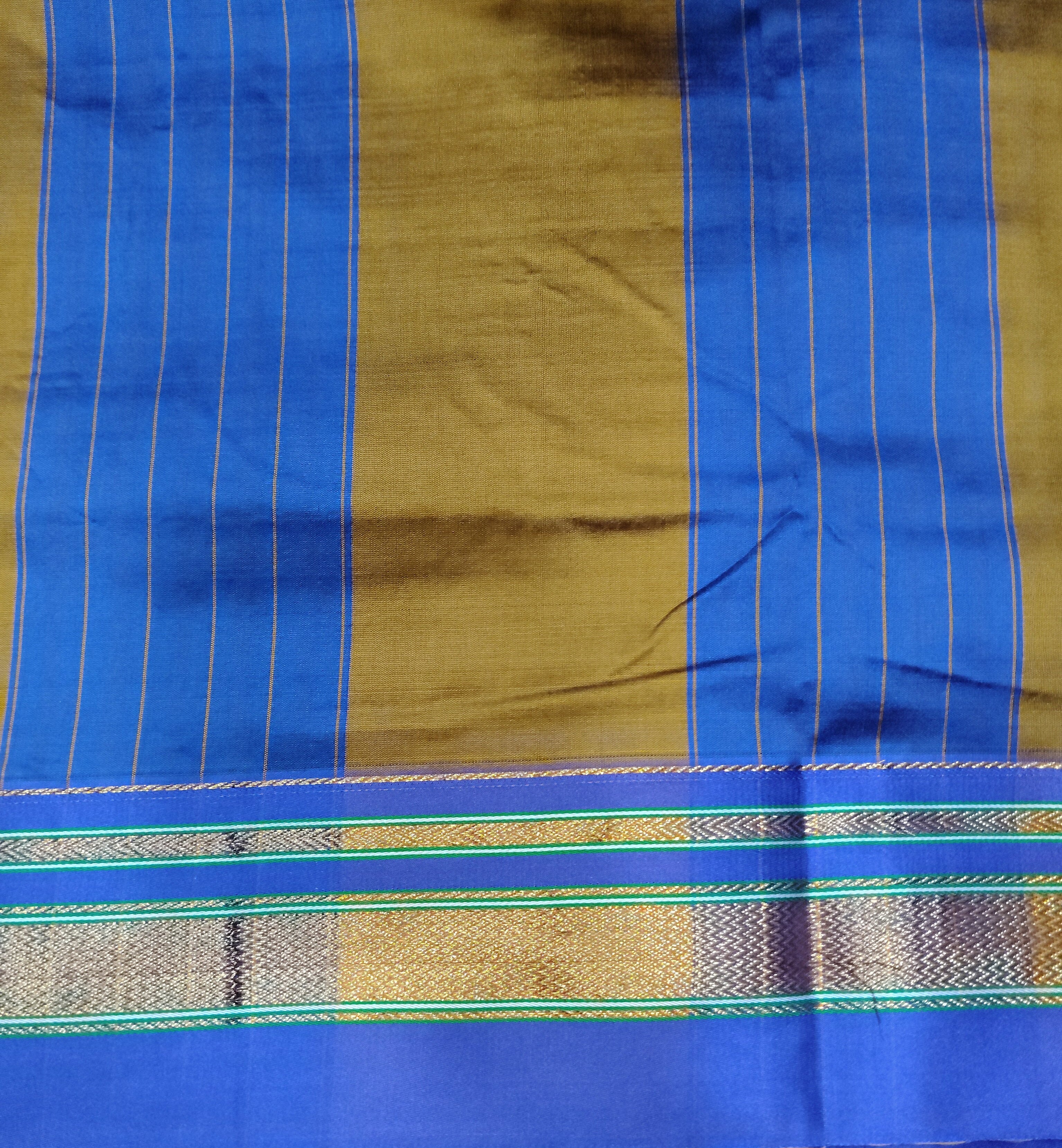 Ikkal sarees madisar 10yardz