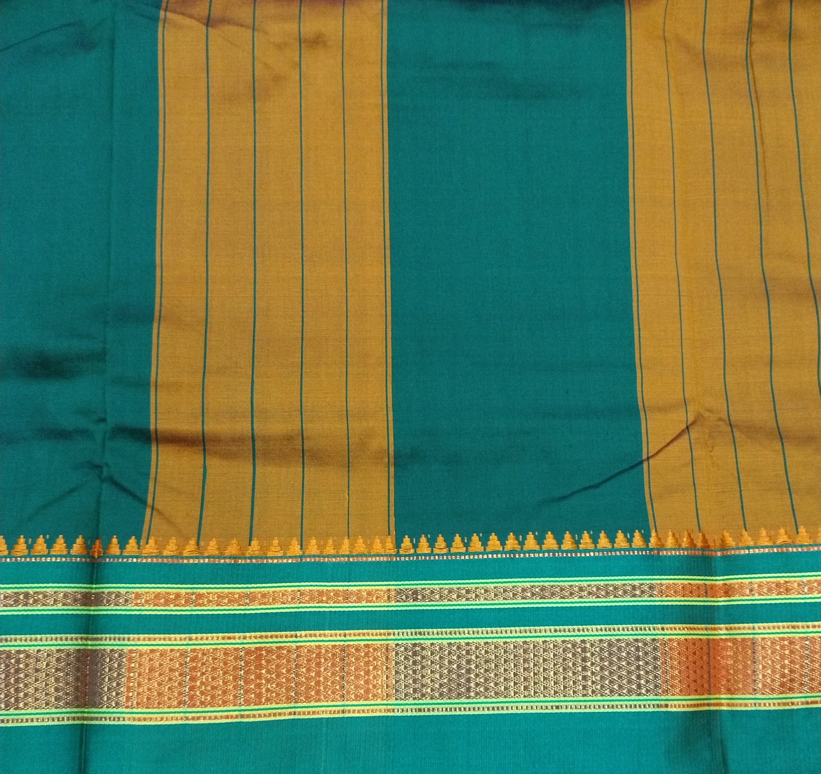 Ikkal sarees madisar 10yardz