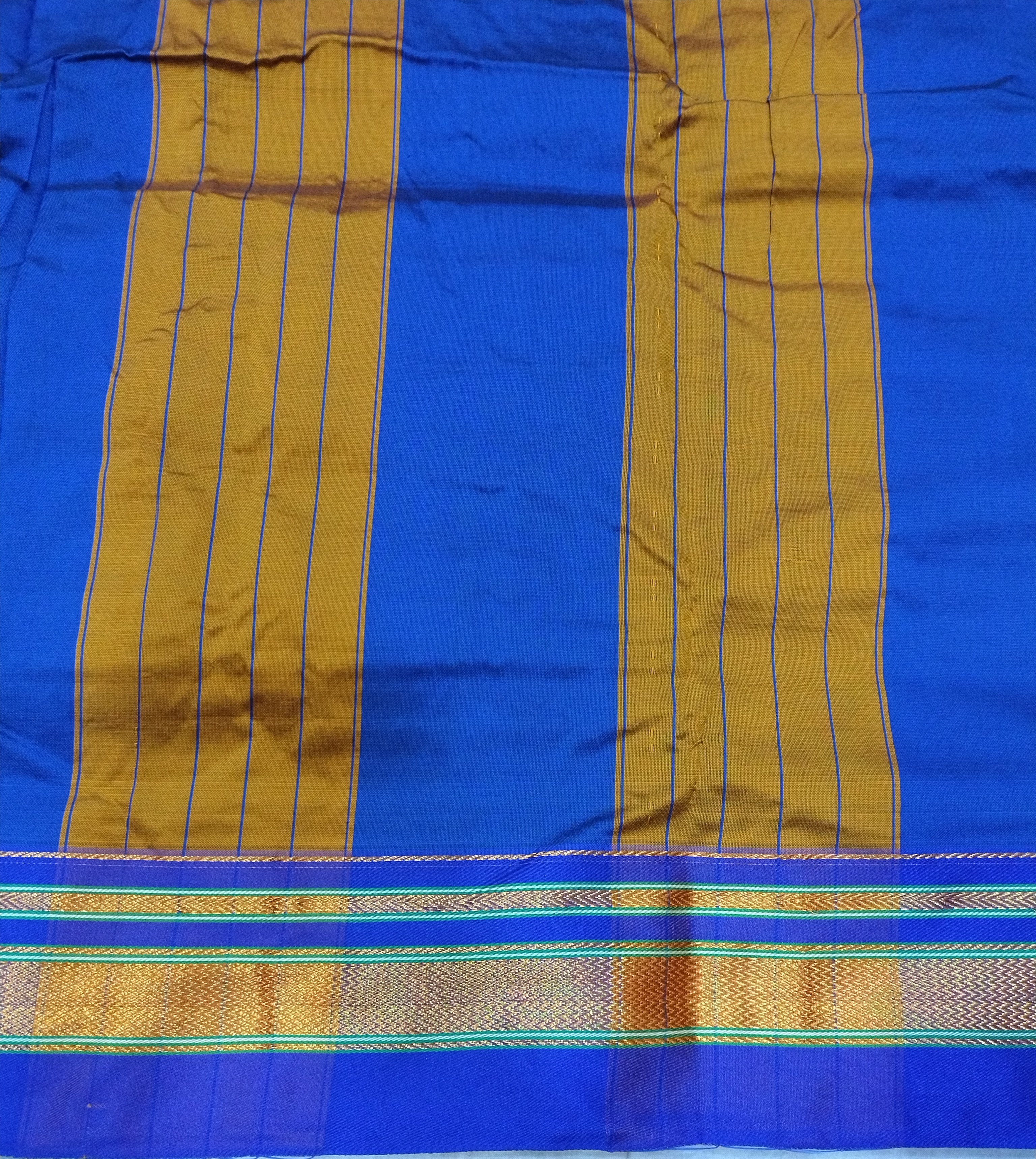 Ikkal sarees madisar 10yardz