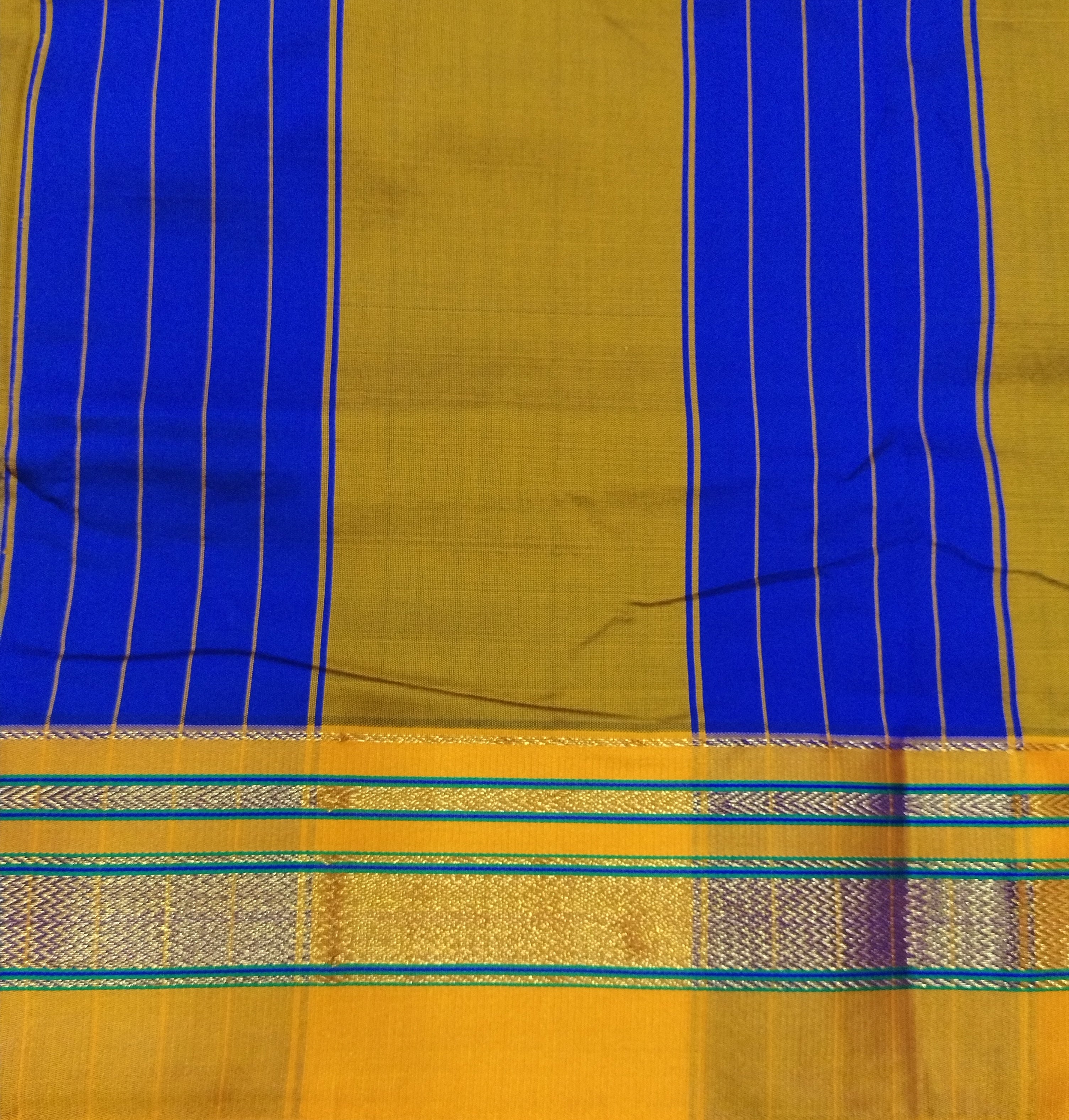 Ikkal sarees madisar 10yardz
