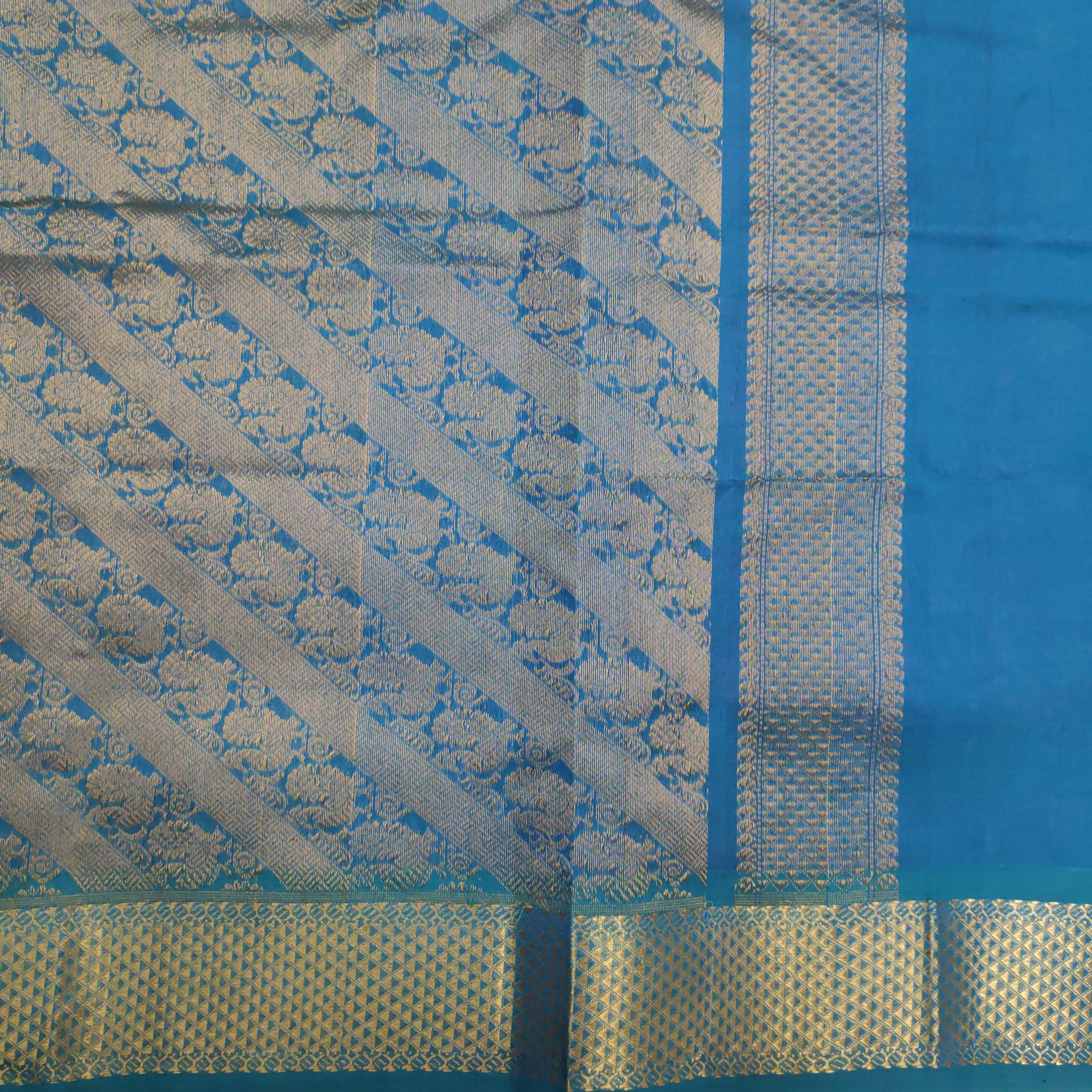Pure silk cotton- Reverse Pallu- Semi Korvai