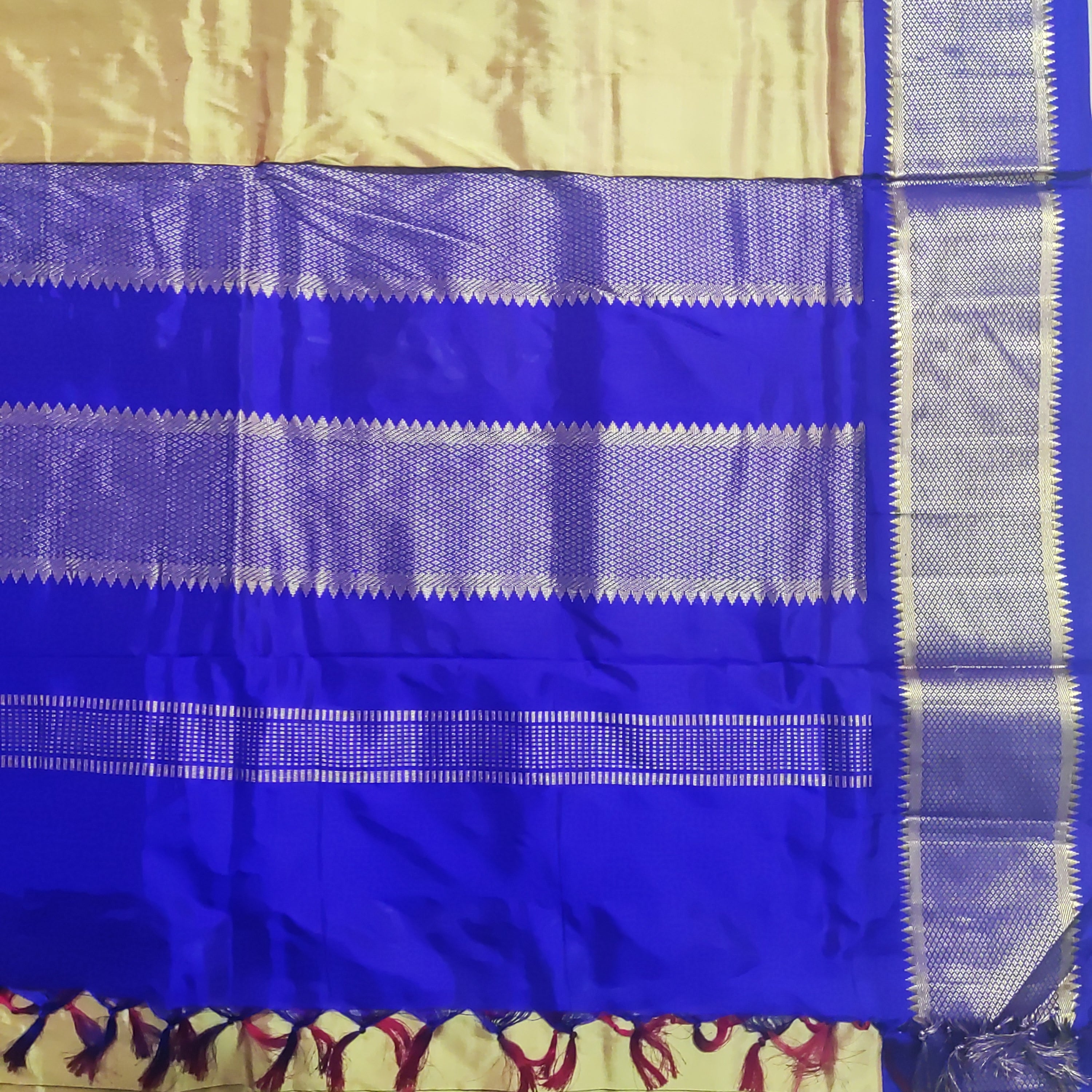 Pure silk 9.5yardz