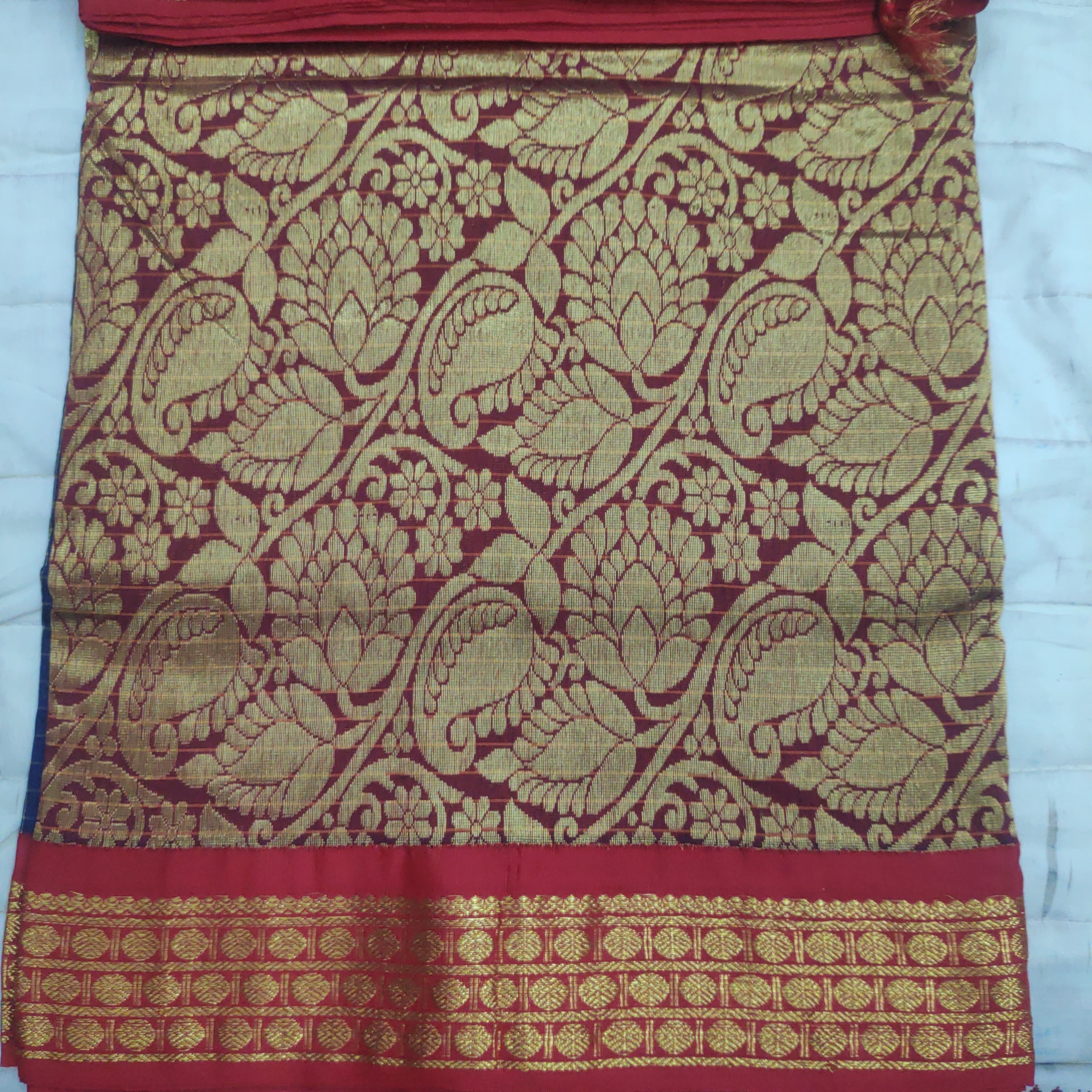 Kalyani Cotton checked  9.5 yards