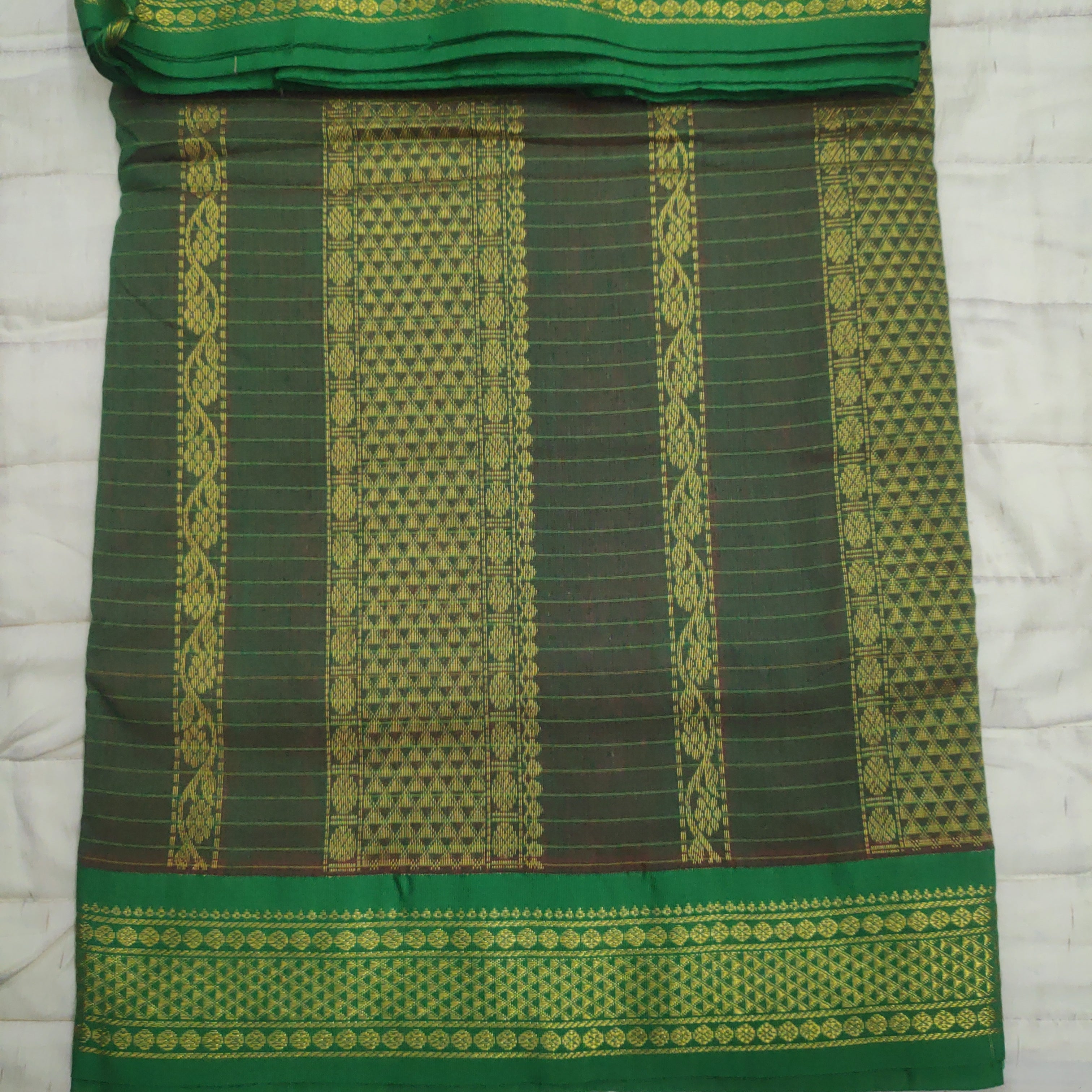 Kalyani Cotton checked  9.5 yards