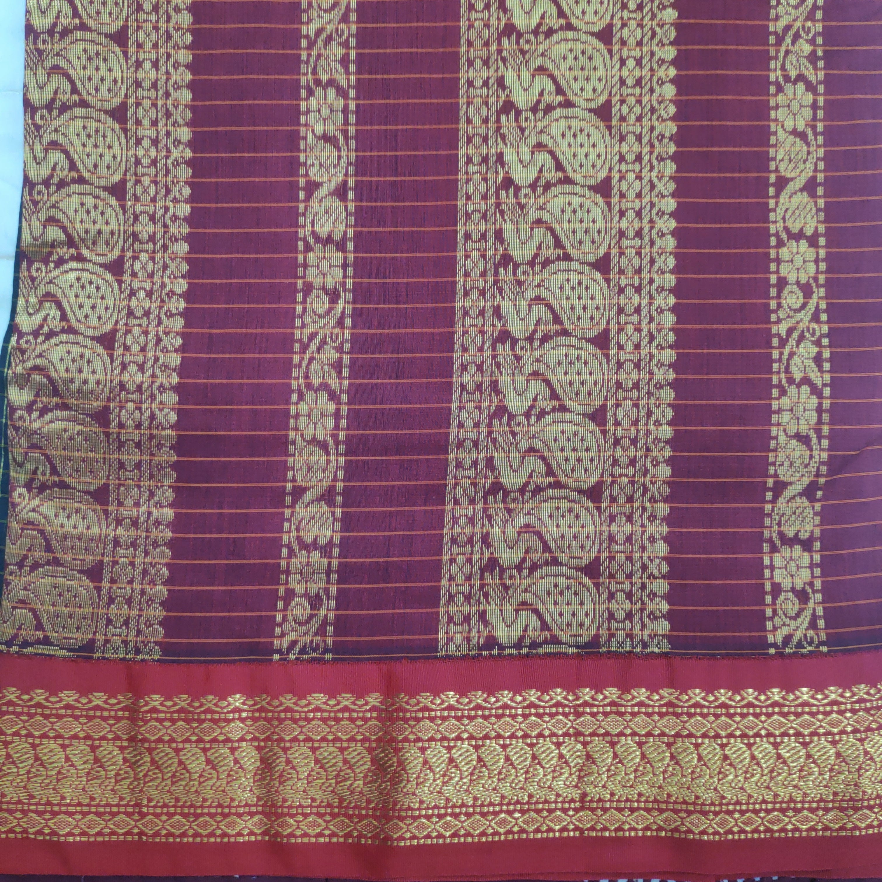 Kalyani Cotton checked  9.5 yards