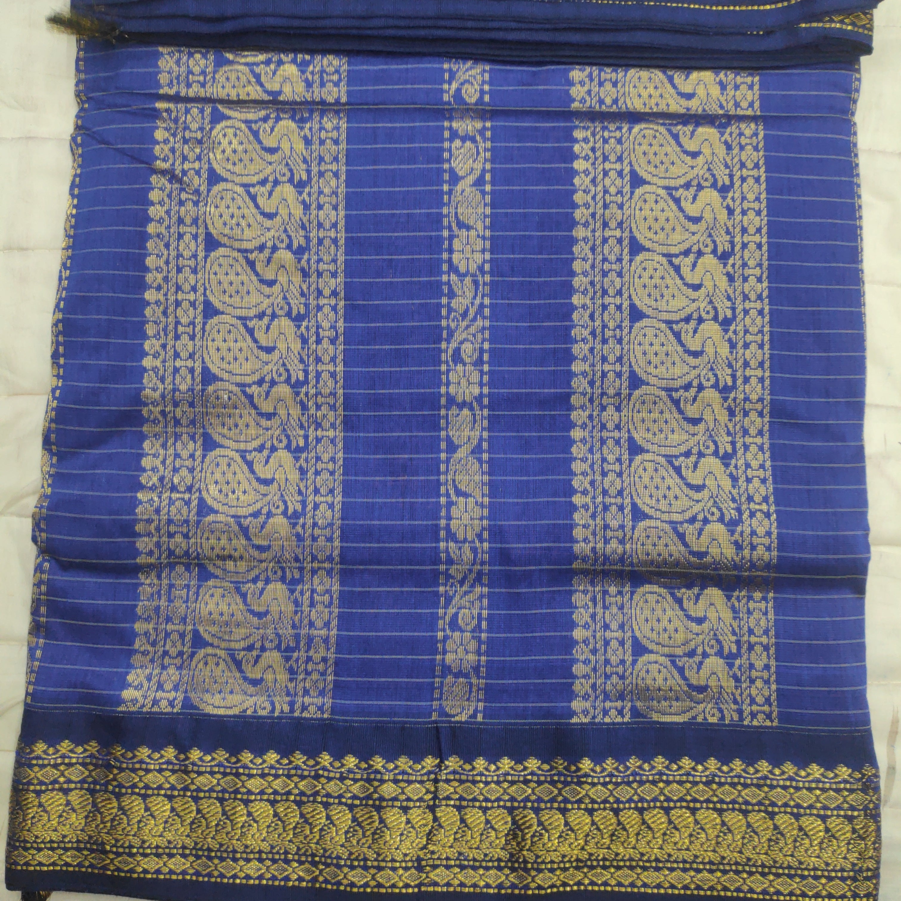 Kalyani Cotton checked  9.5 yards